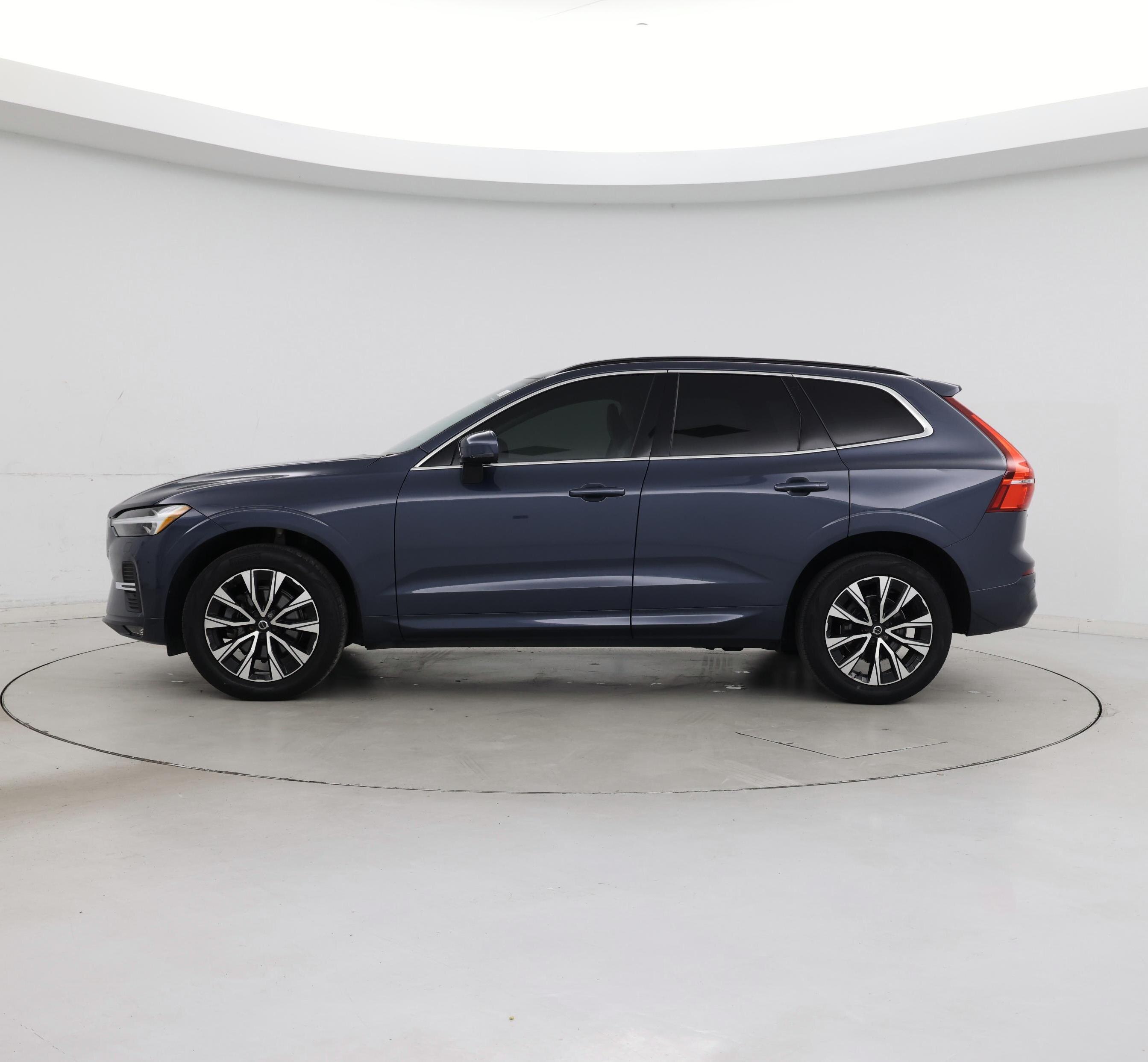 Thumbnail: 2023 Volvo XC60 - 3