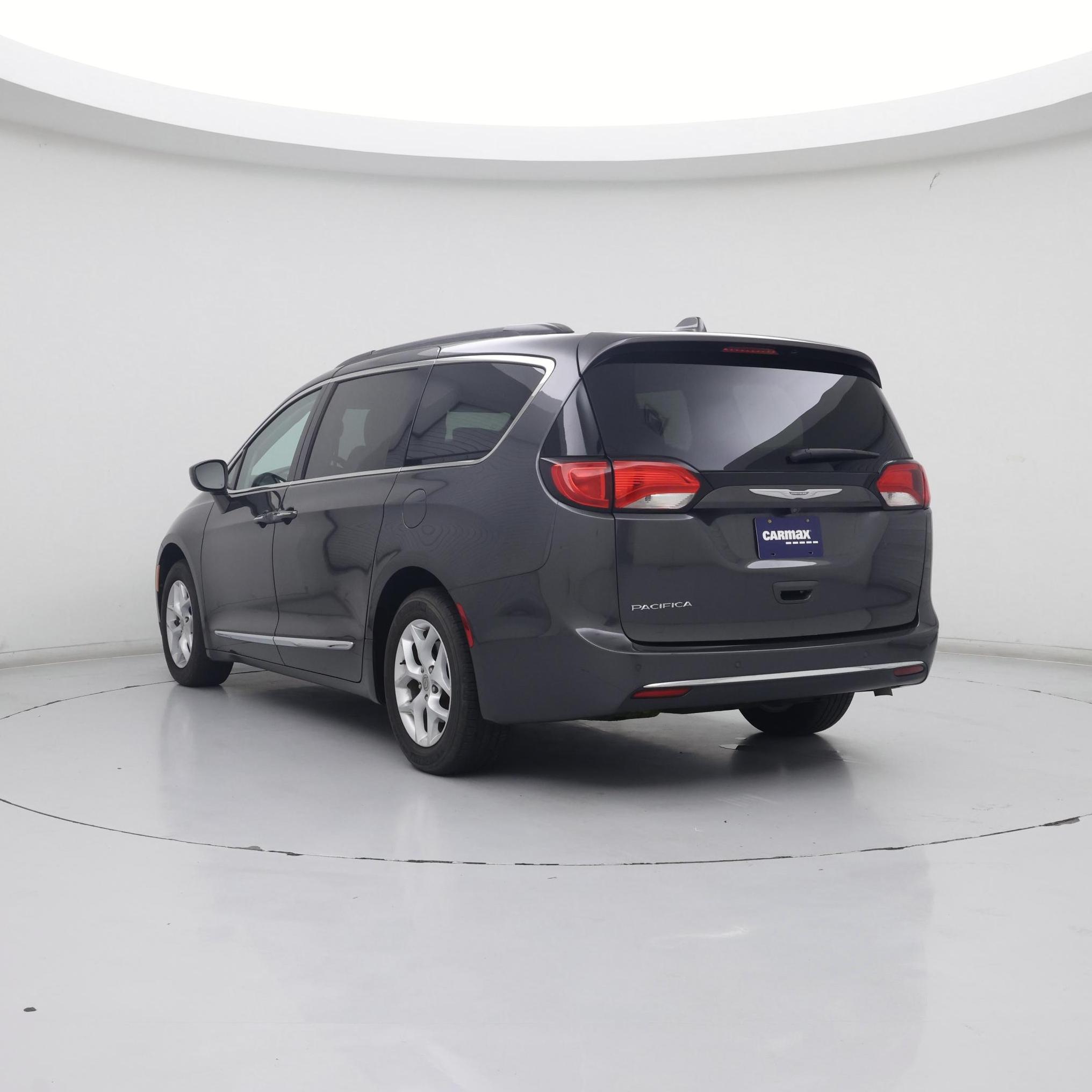 Thumbnail: 2017 Chrysler Pacifica - 2