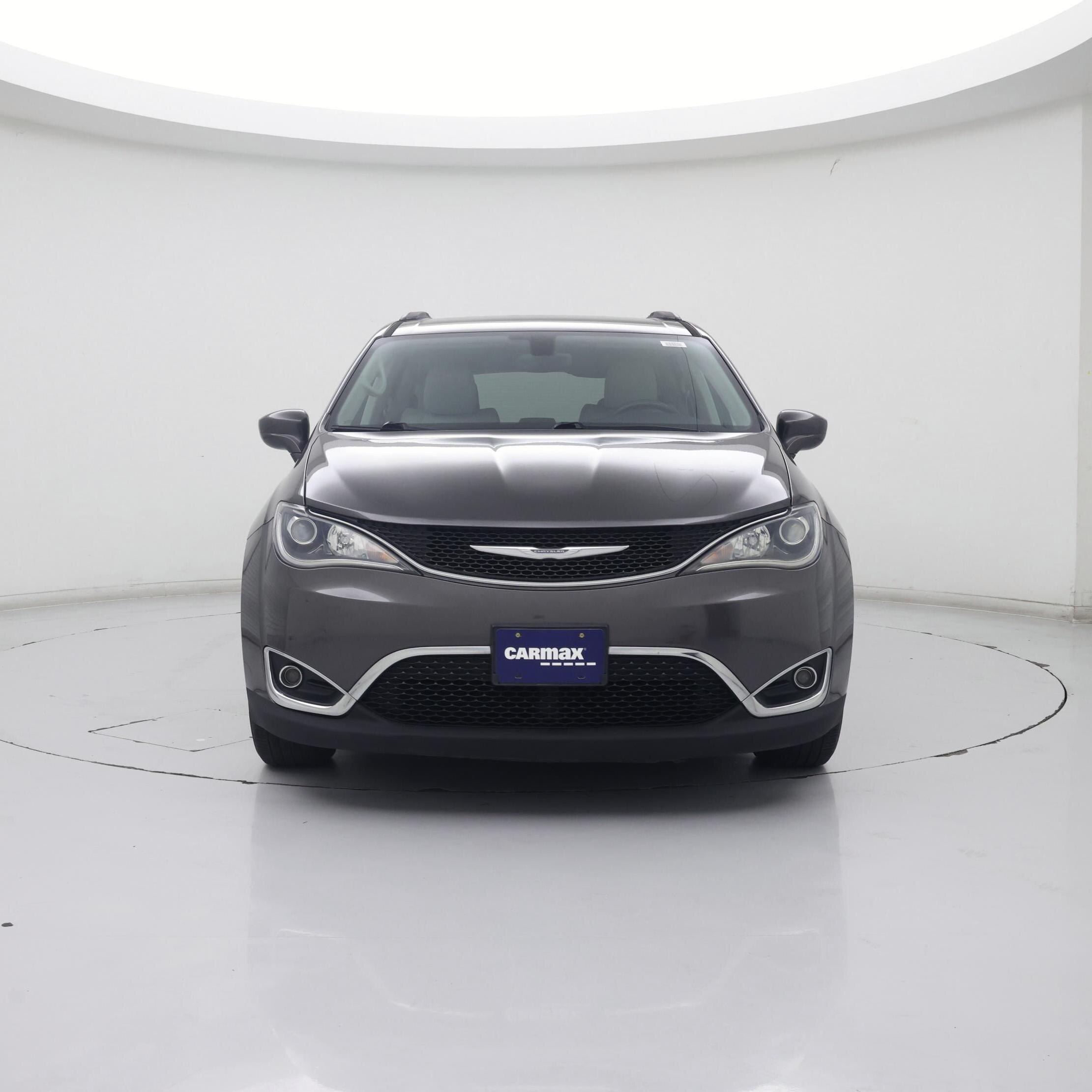 Thumbnail: 2017 Chrysler Pacifica - 5