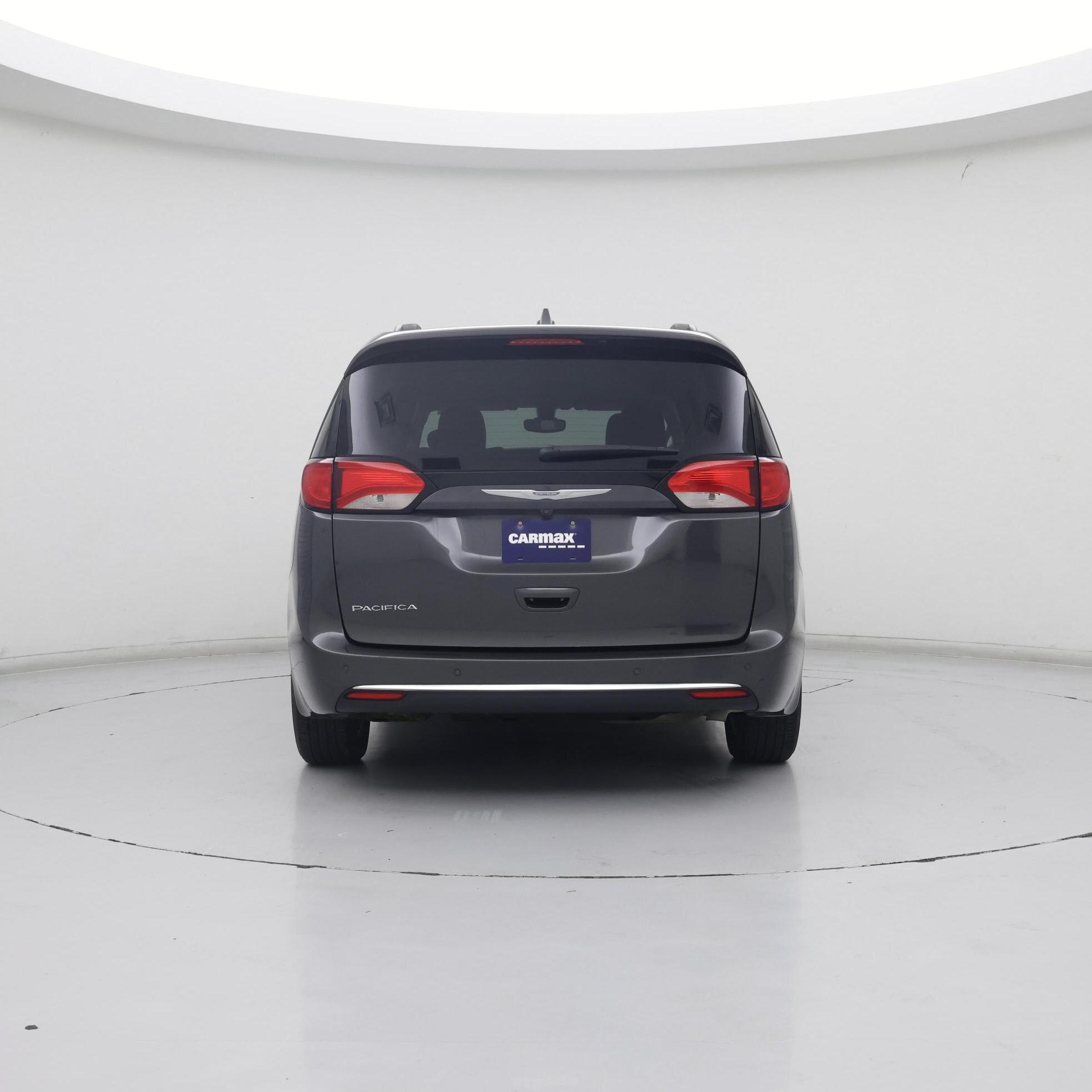 Thumbnail: 2017 Chrysler Pacifica - 6