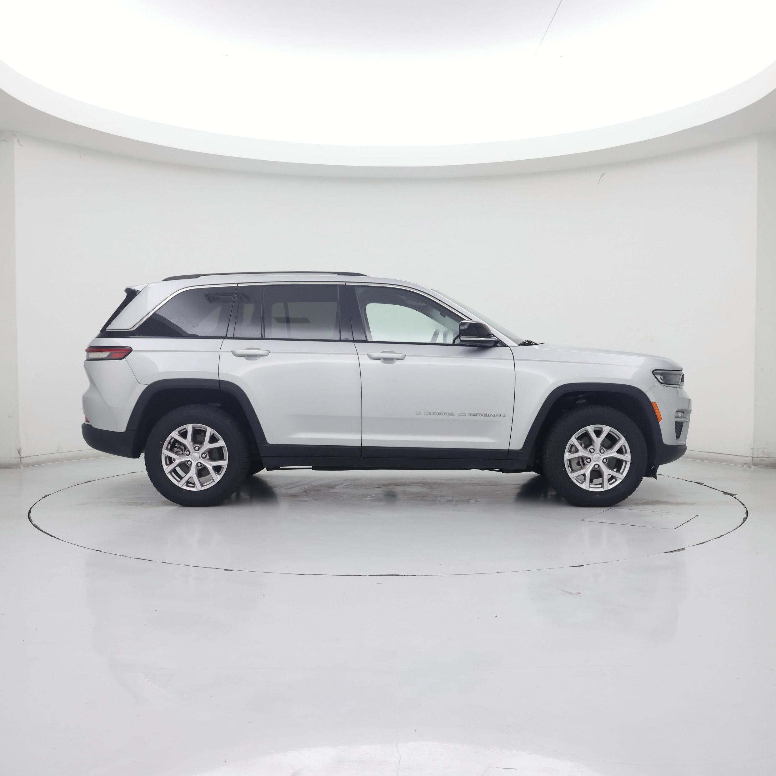Thumbnail: 2022 Jeep Grand Cherokee - 7
