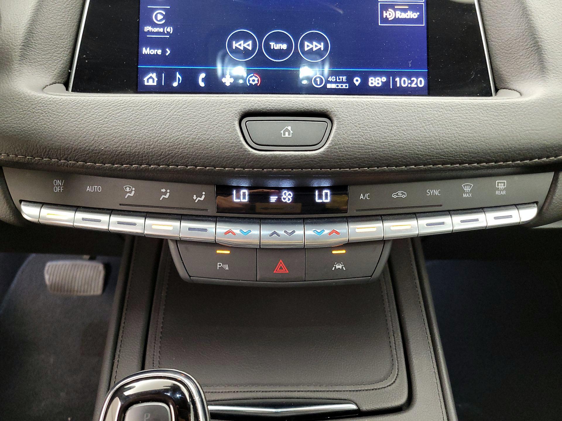 Thumbnail: 2023 Cadillac XT4 - 16