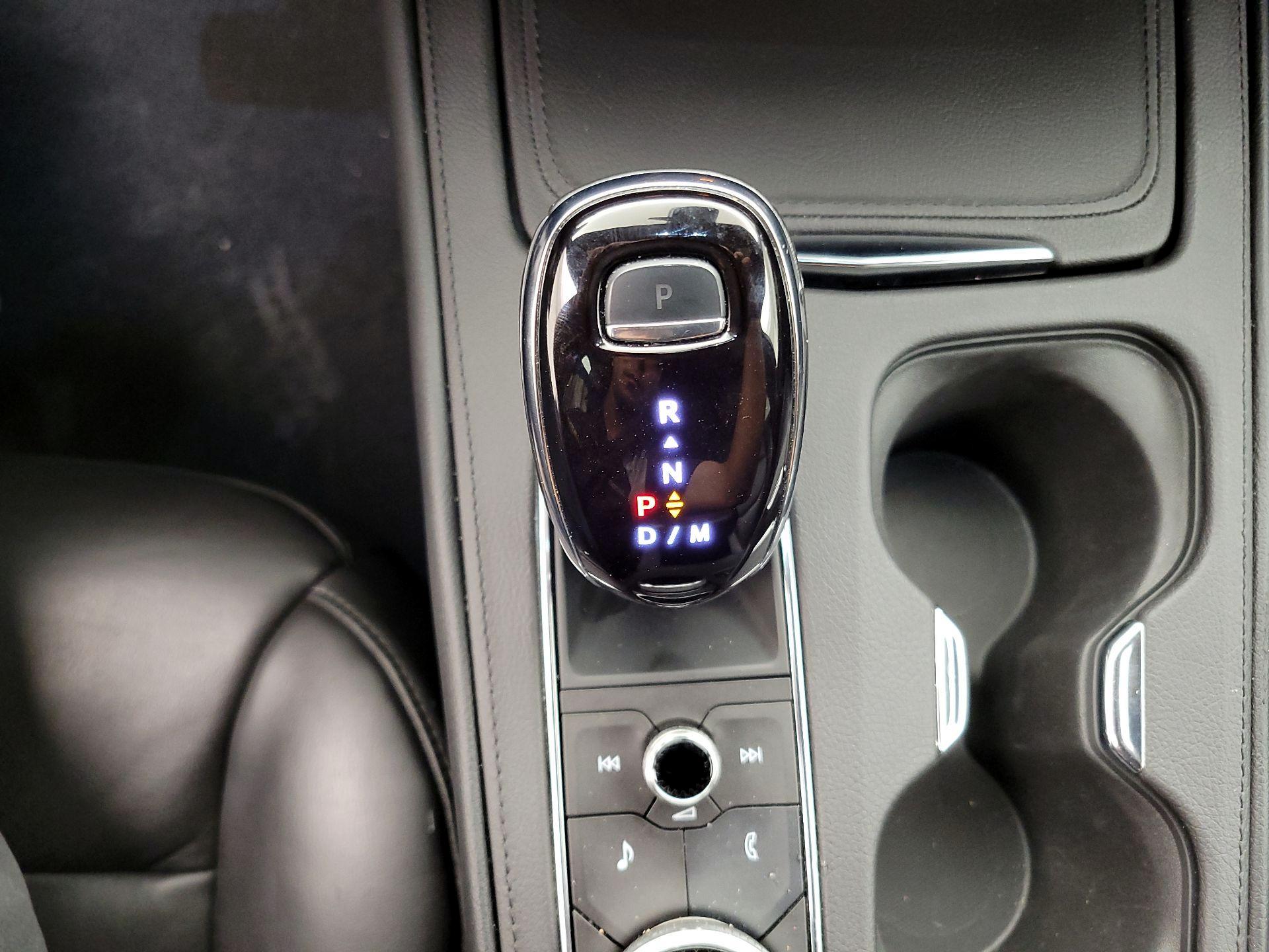 Thumbnail: 2023 Cadillac XT4 - 17