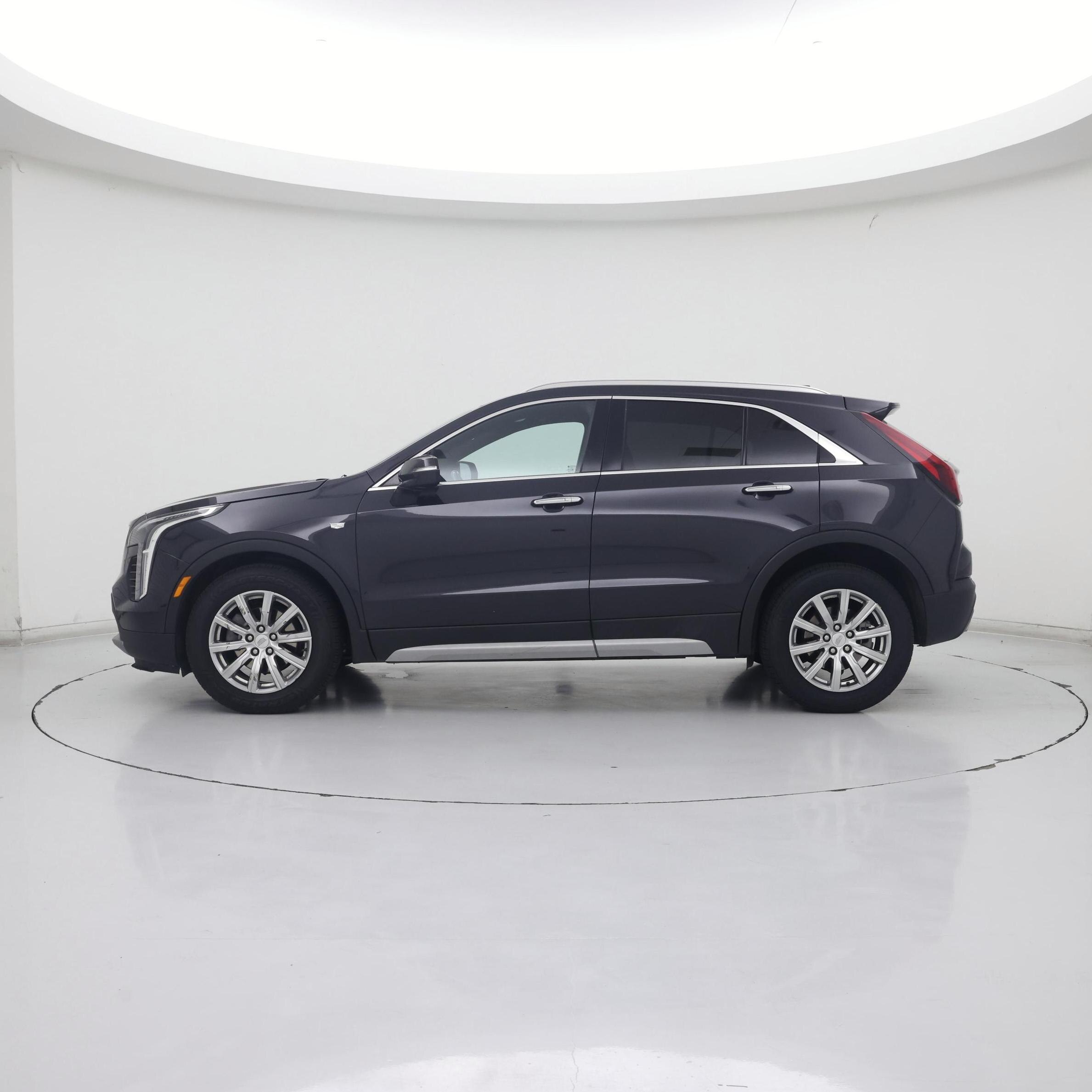 Thumbnail: 2023 Cadillac XT4 - 3