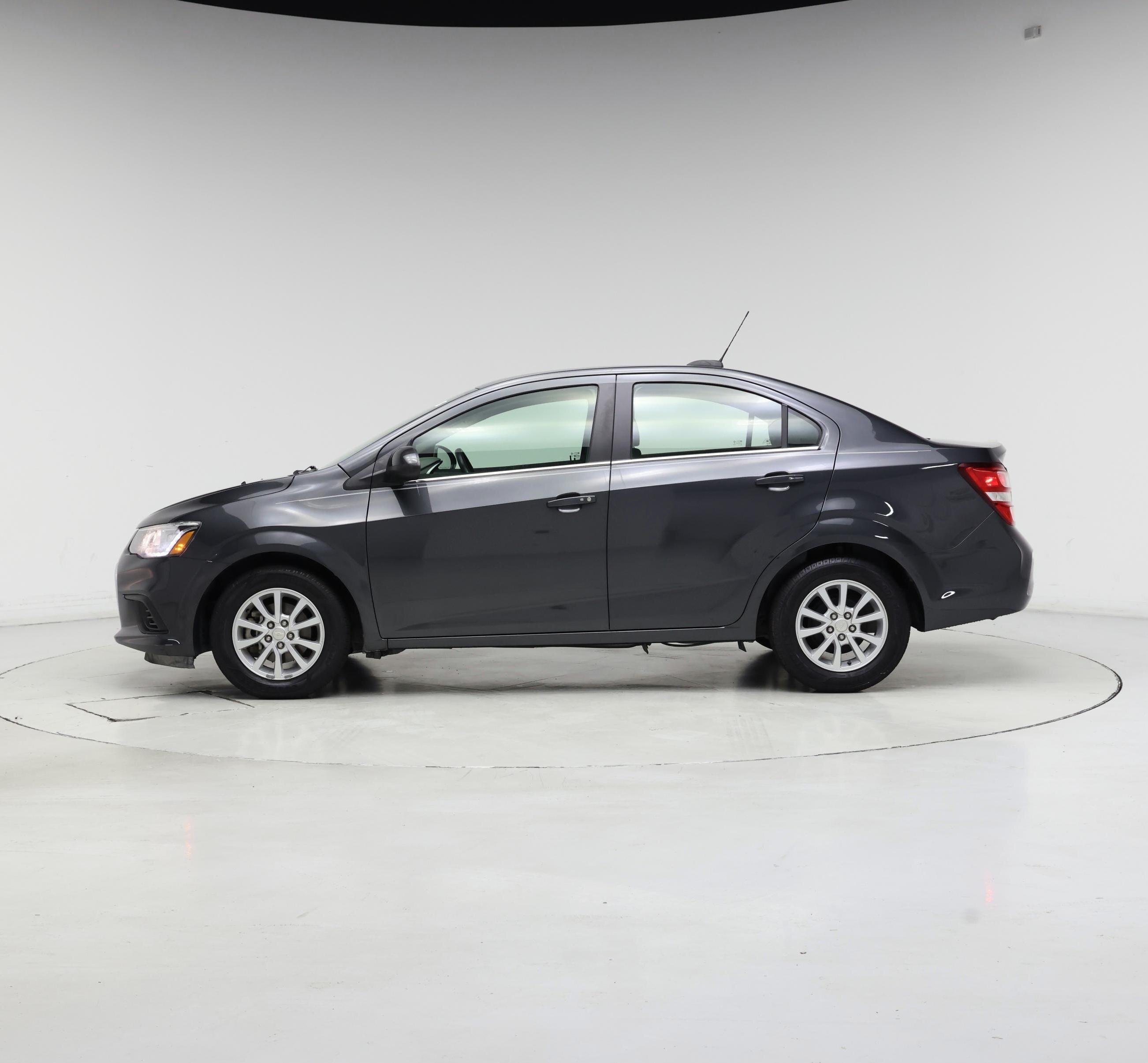 Thumbnail: 2018 Chevrolet Sonic - 3