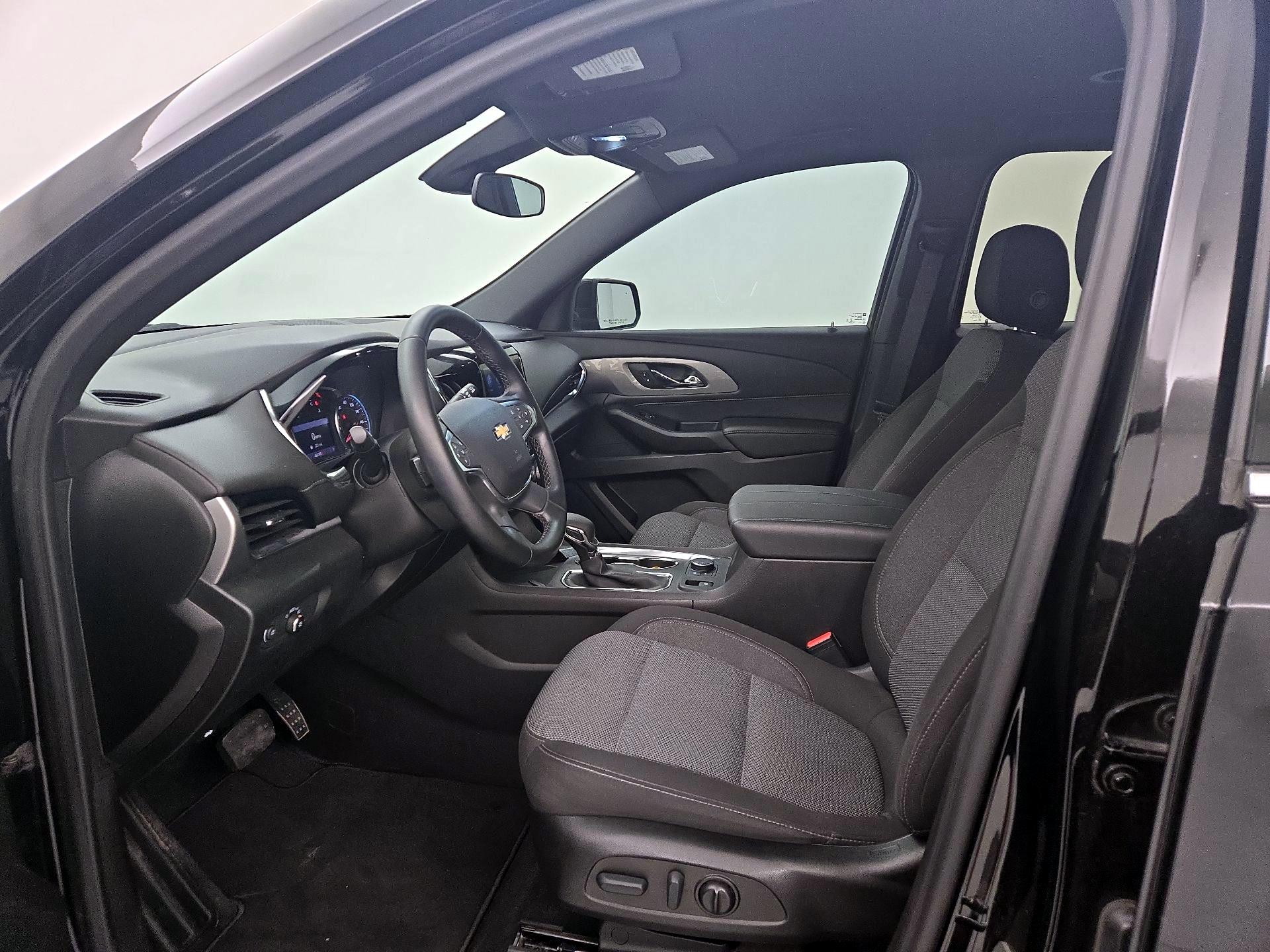 Thumbnail: 2023 Chevrolet Traverse - 11