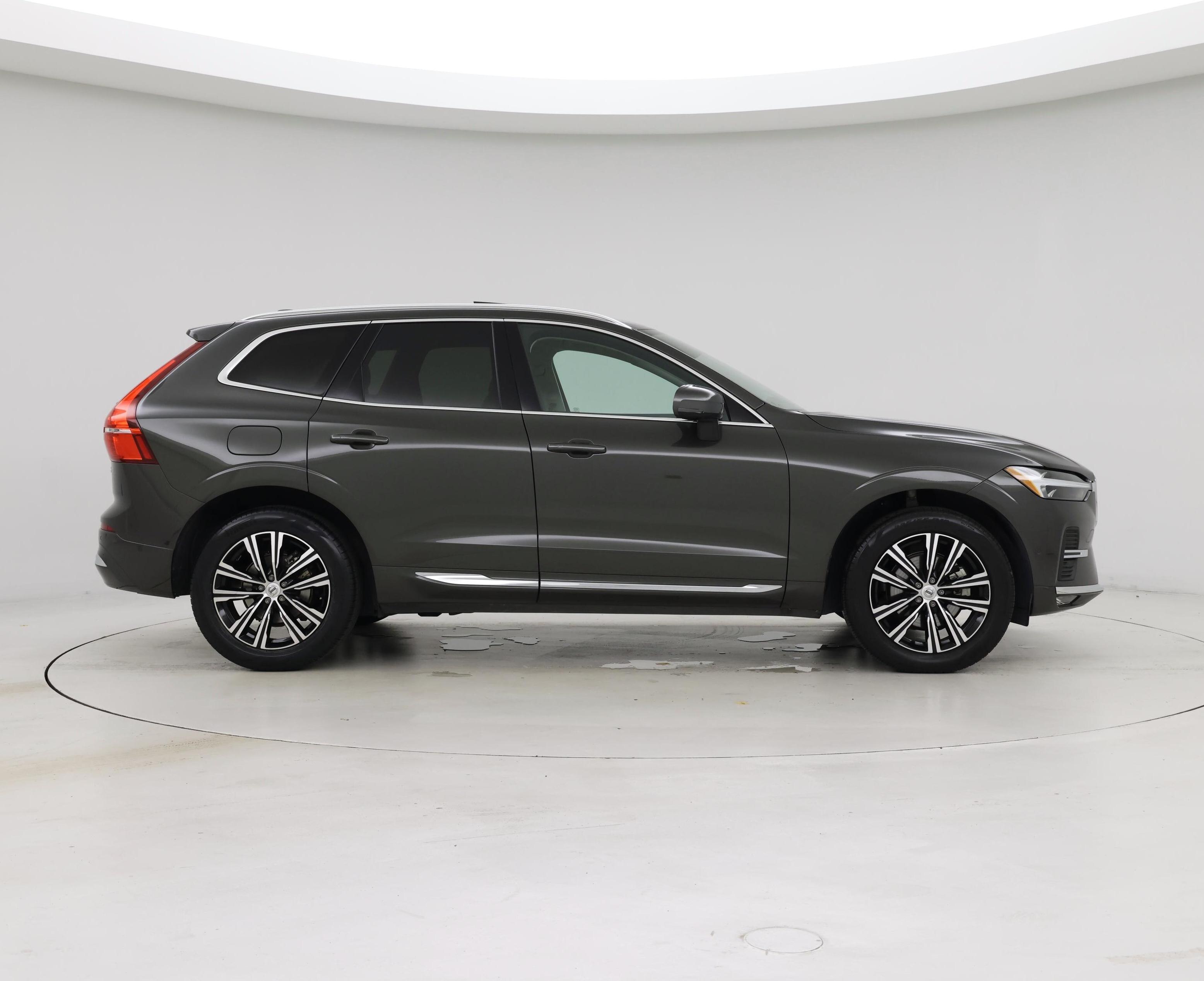 Thumbnail: 2022 Volvo XC60 - 7