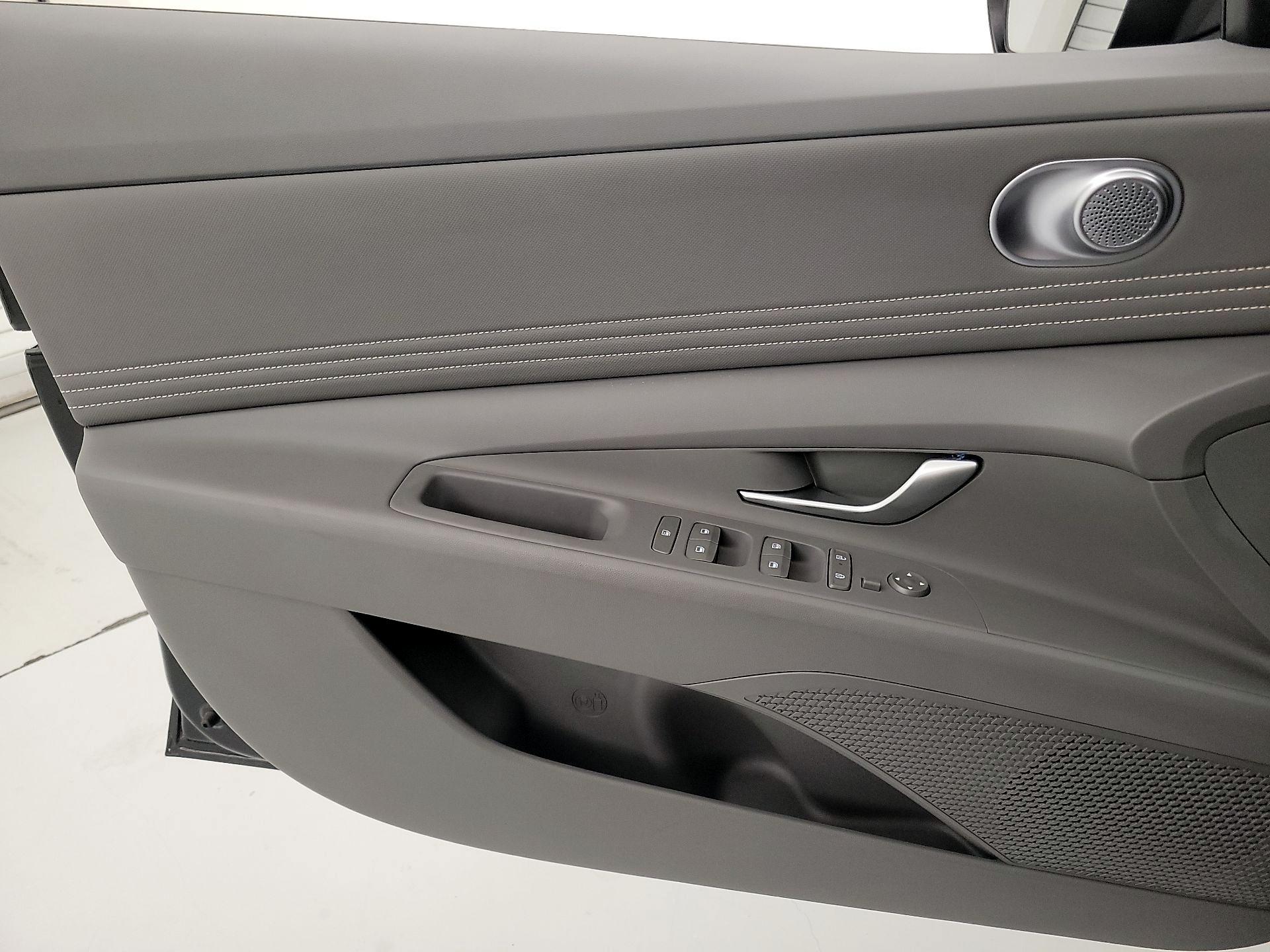 Thumbnail: 2024 Hyundai Elantra - 12