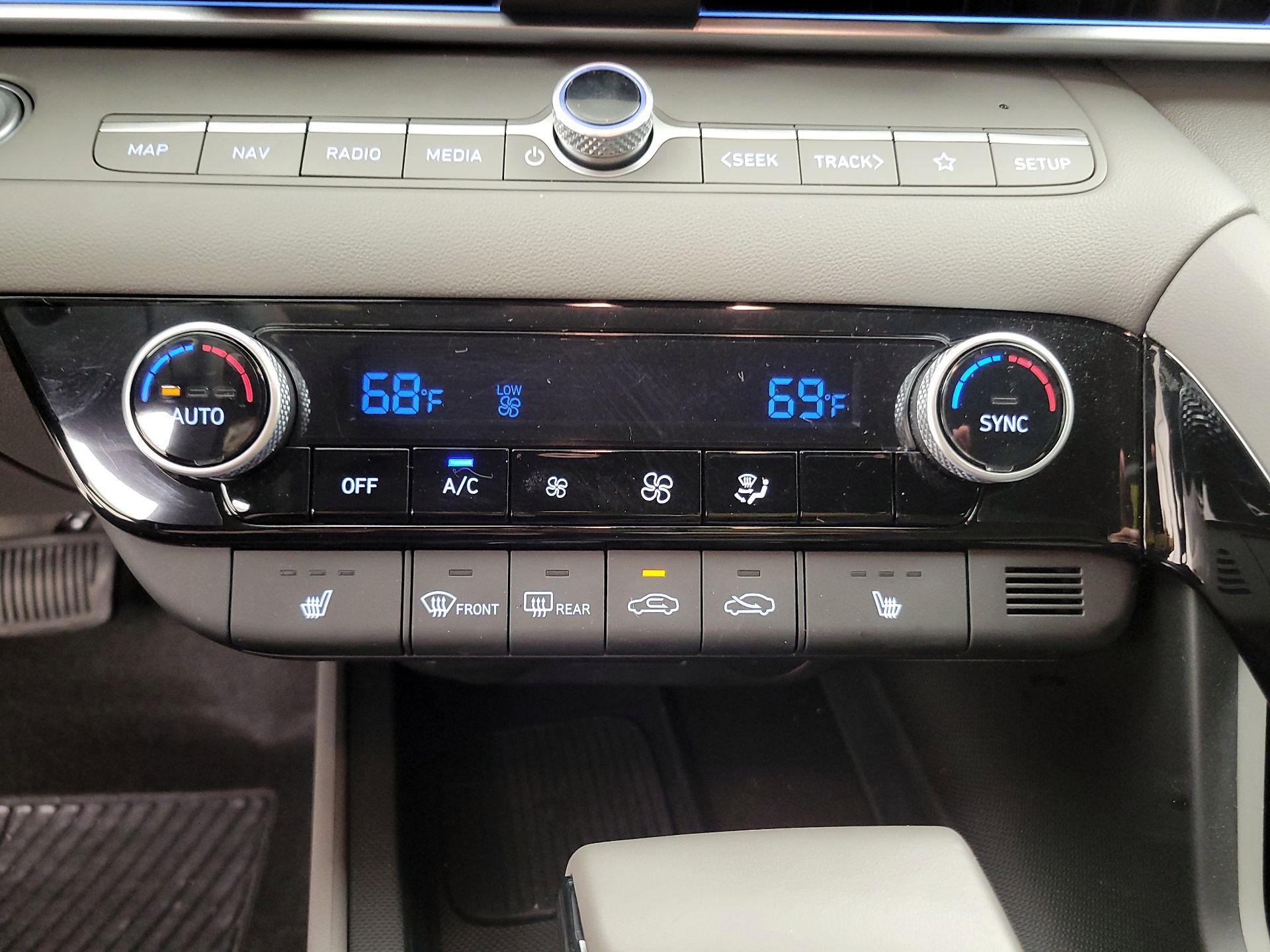 Thumbnail: 2024 Hyundai Elantra - 17