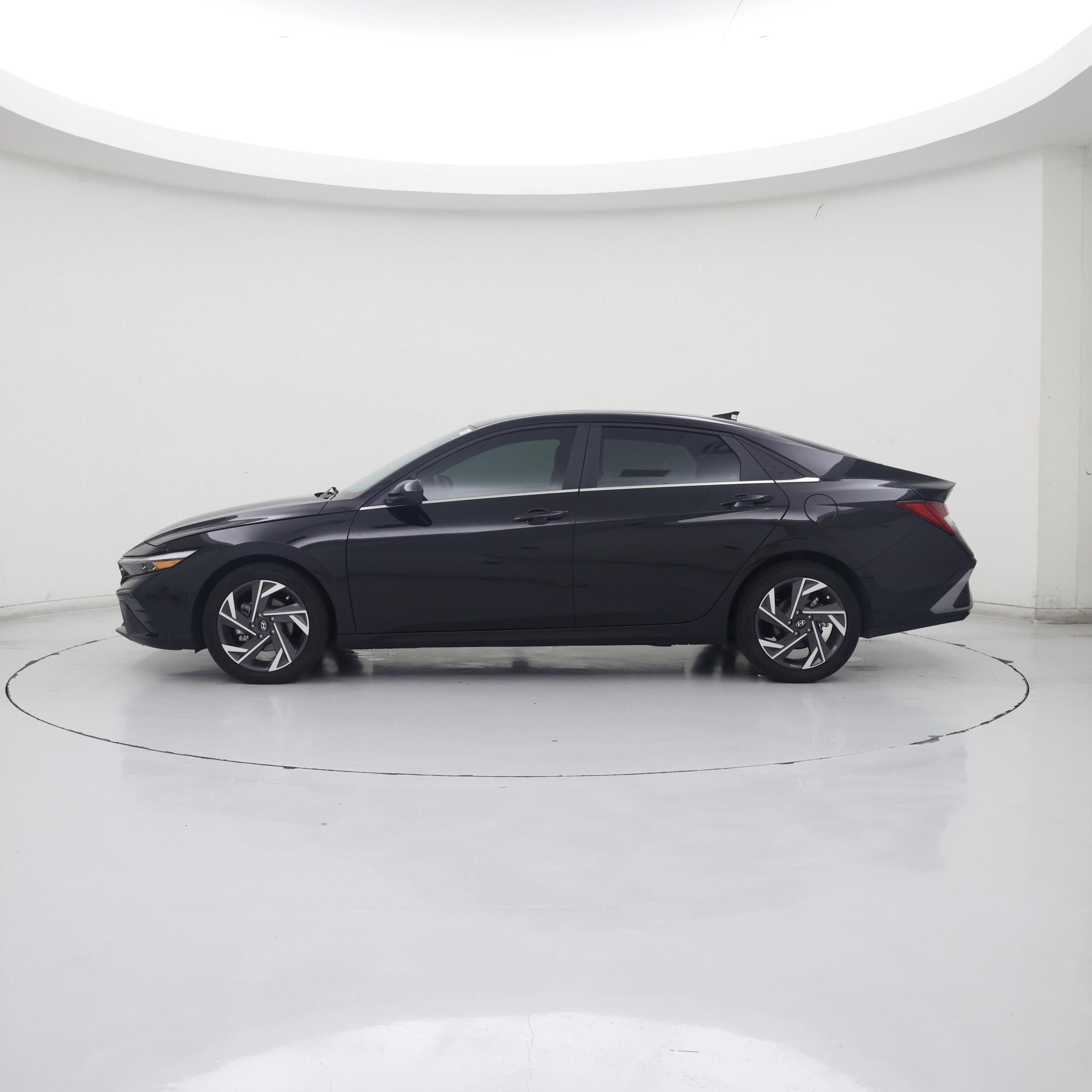 Thumbnail: 2024 Hyundai Elantra - 3