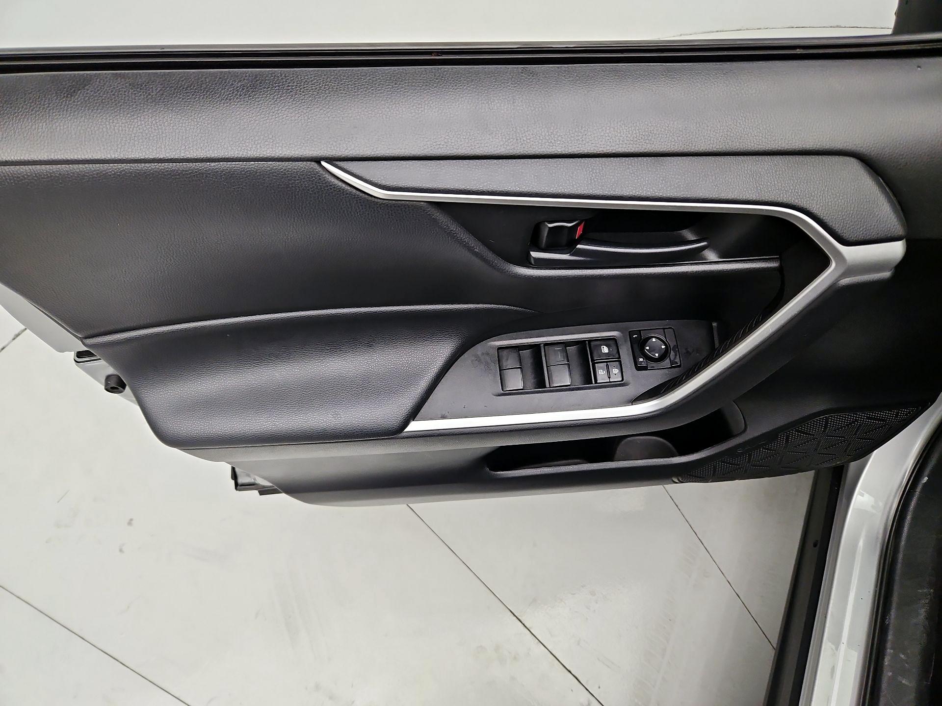 Thumbnail: 2021 Toyota RAV4 - 12