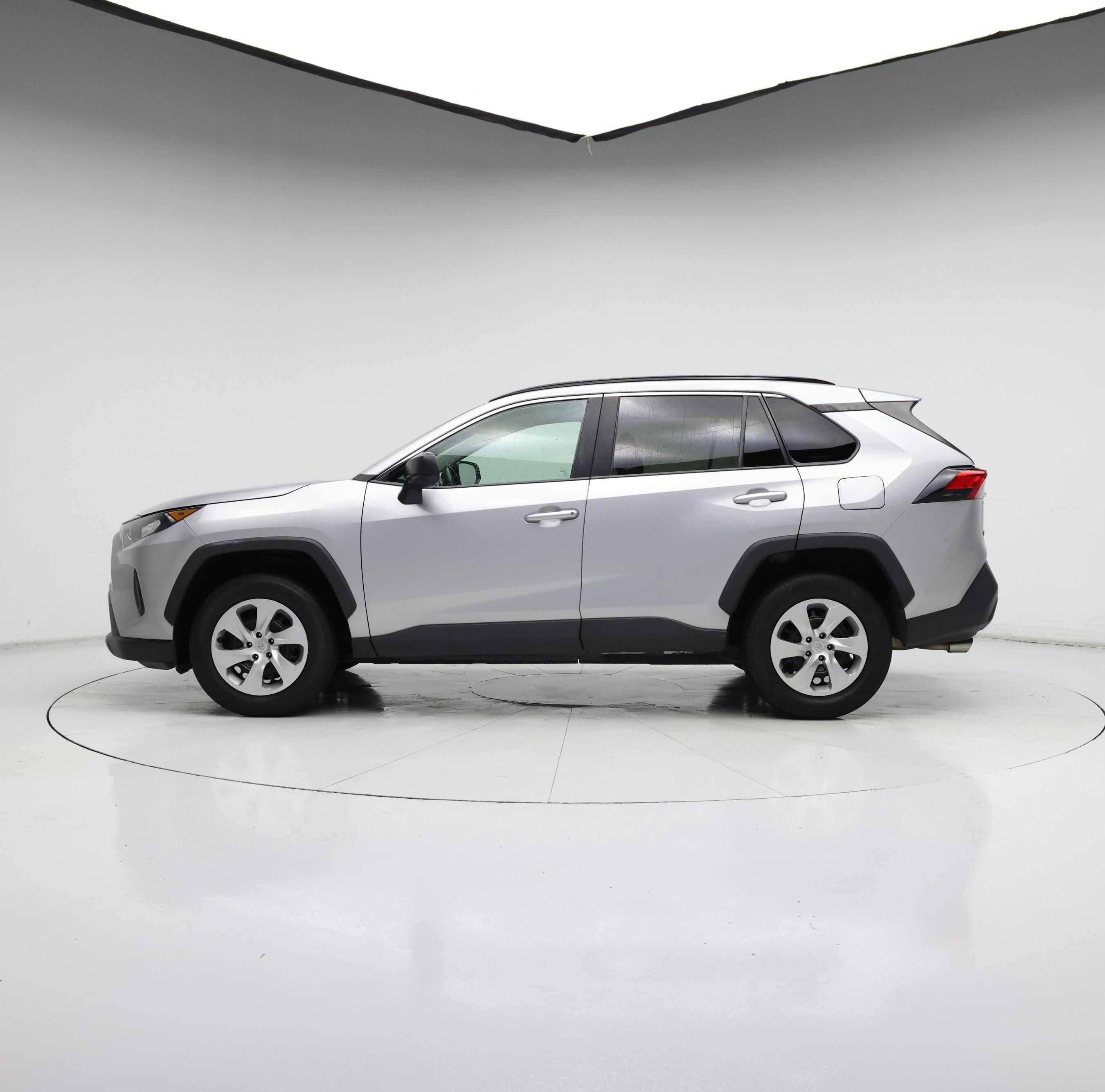 Thumbnail: 2021 Toyota RAV4 - 3