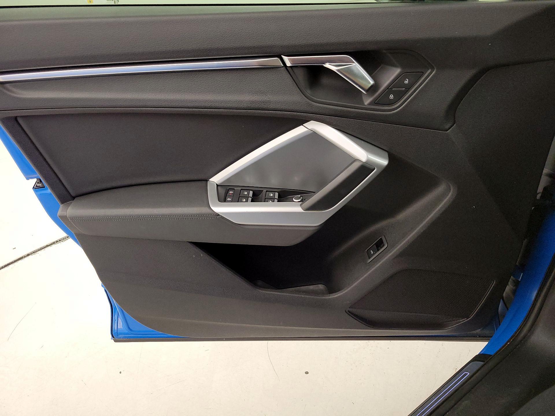 Thumbnail: 2020 Audi Q3 - 12