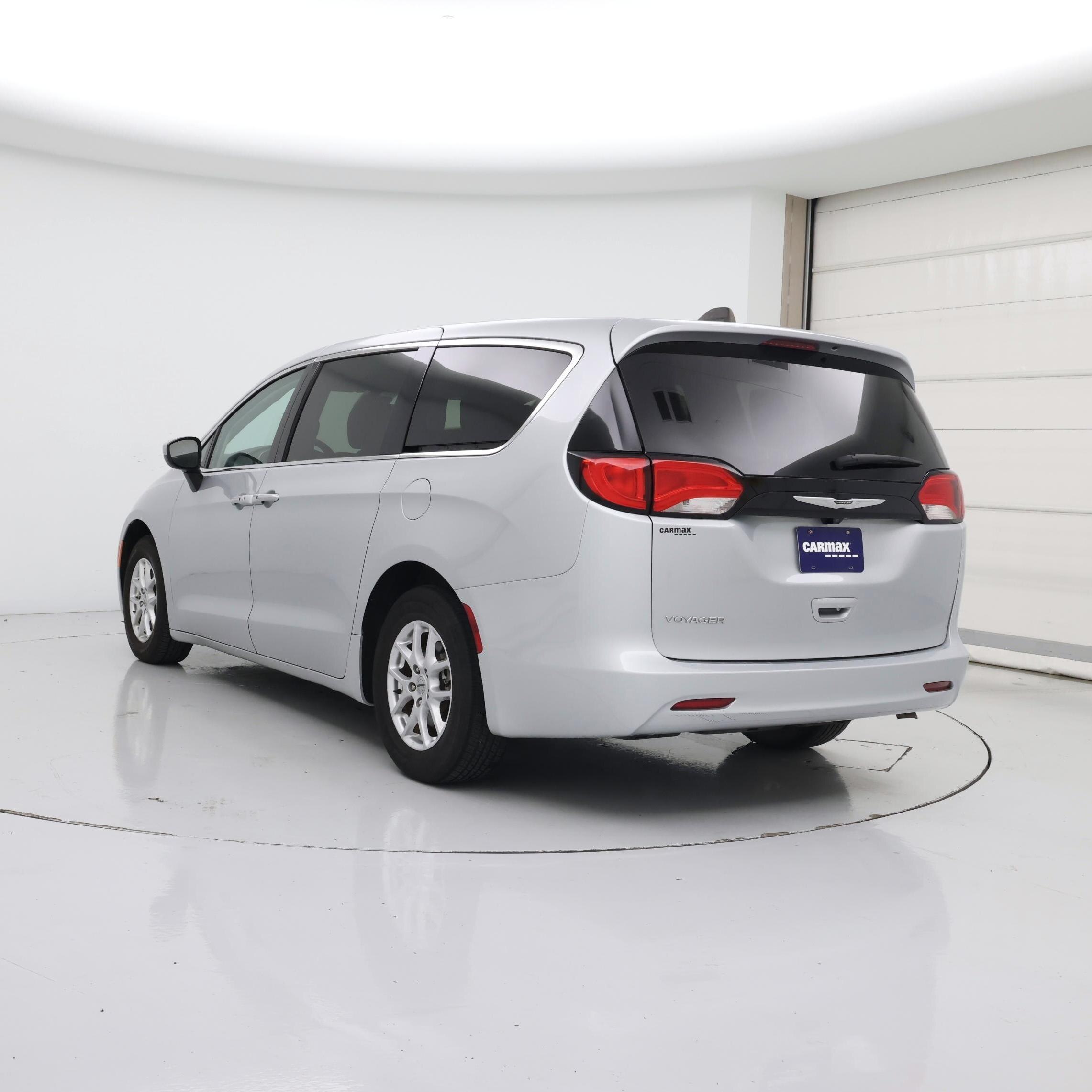 Thumbnail: 2023 Chrysler Voyager - 2