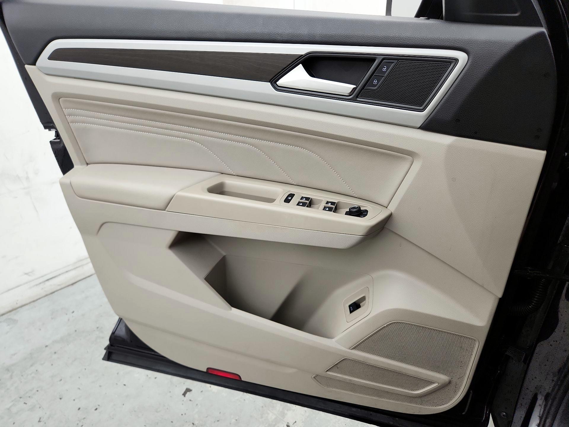 Thumbnail: 2021 Volkswagen Atlas - 12