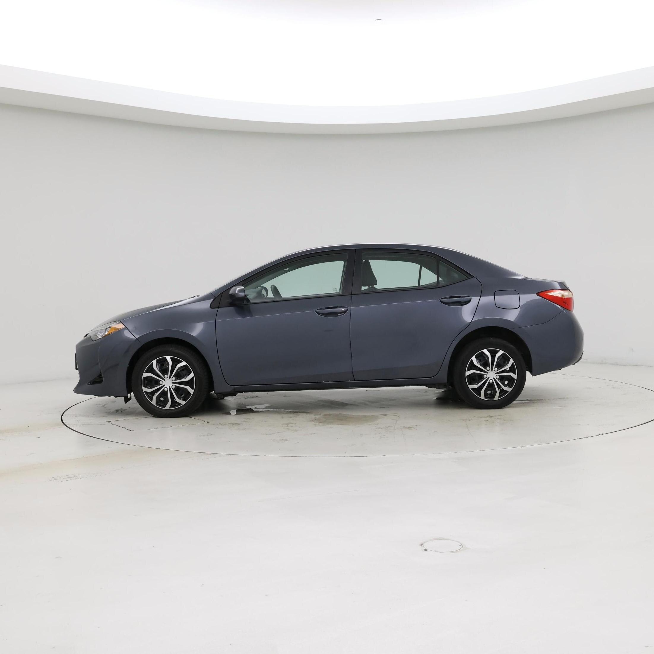 Thumbnail: 2017 Toyota Corolla - 3