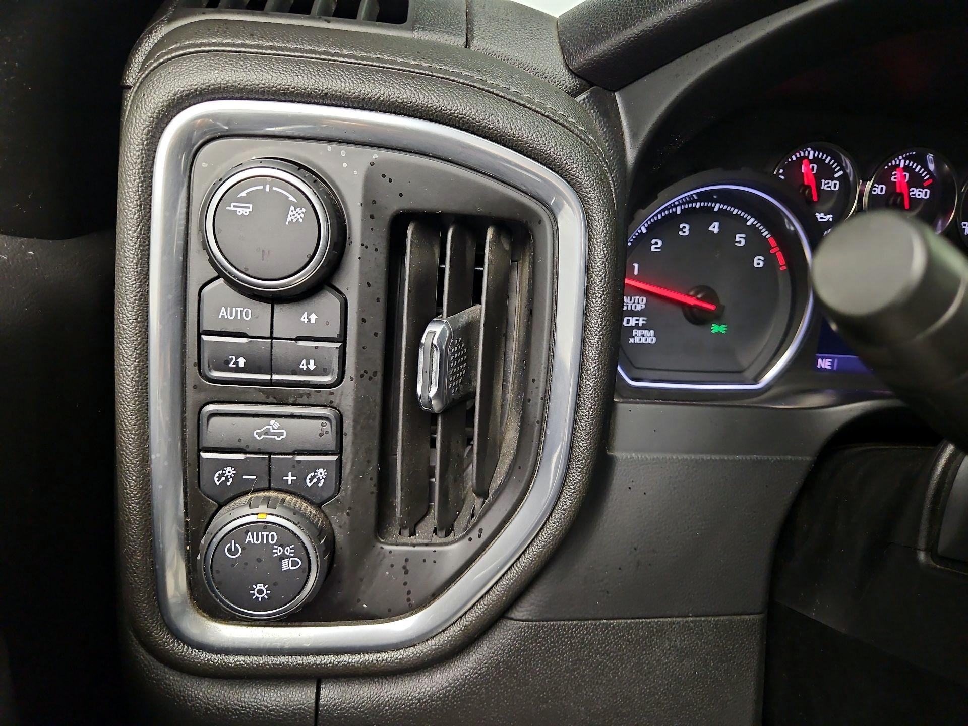 Thumbnail: 2019 Chevrolet Silverado 1500 - 13
