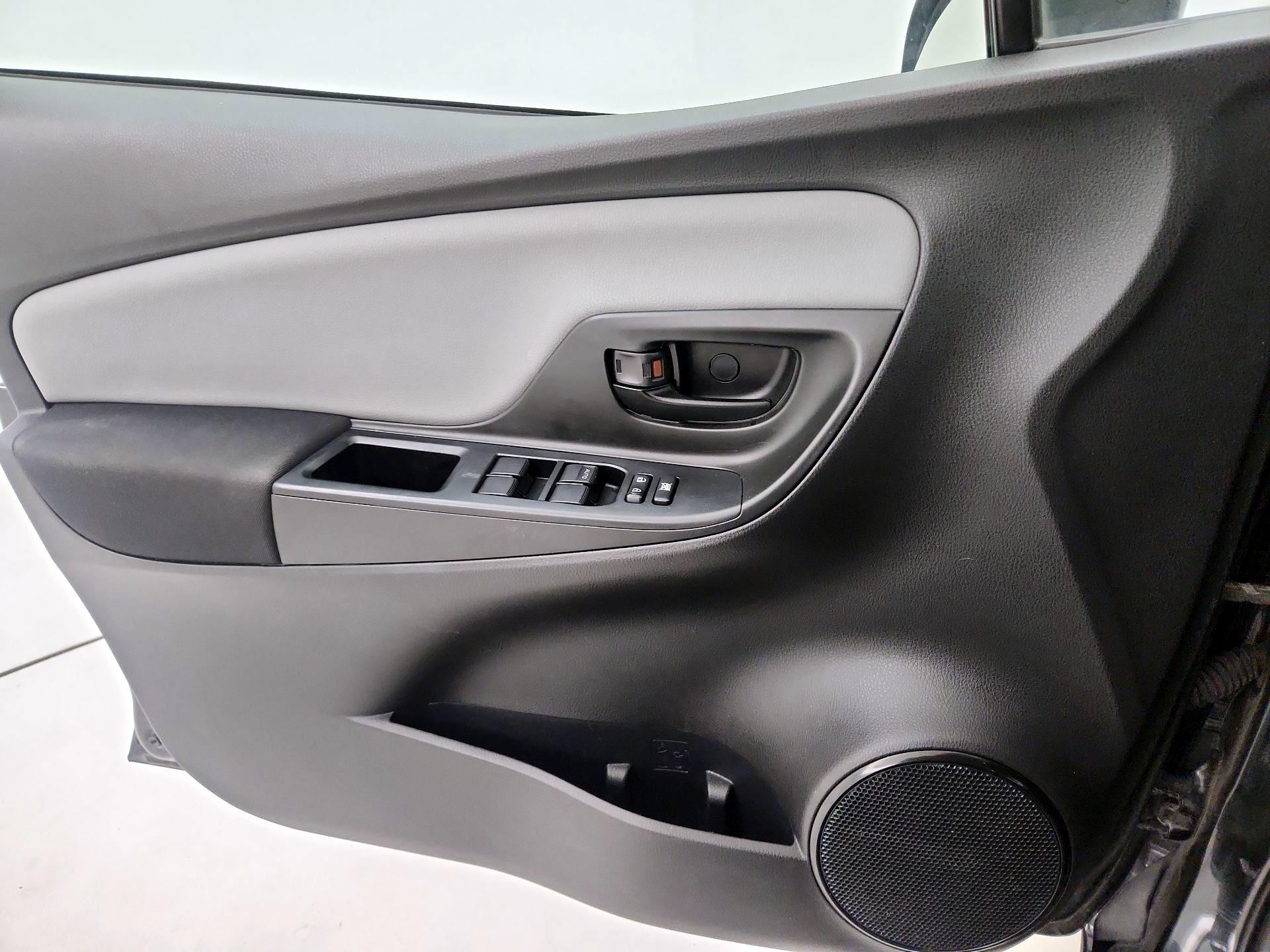 Thumbnail: 2015 Toyota Yaris - 12