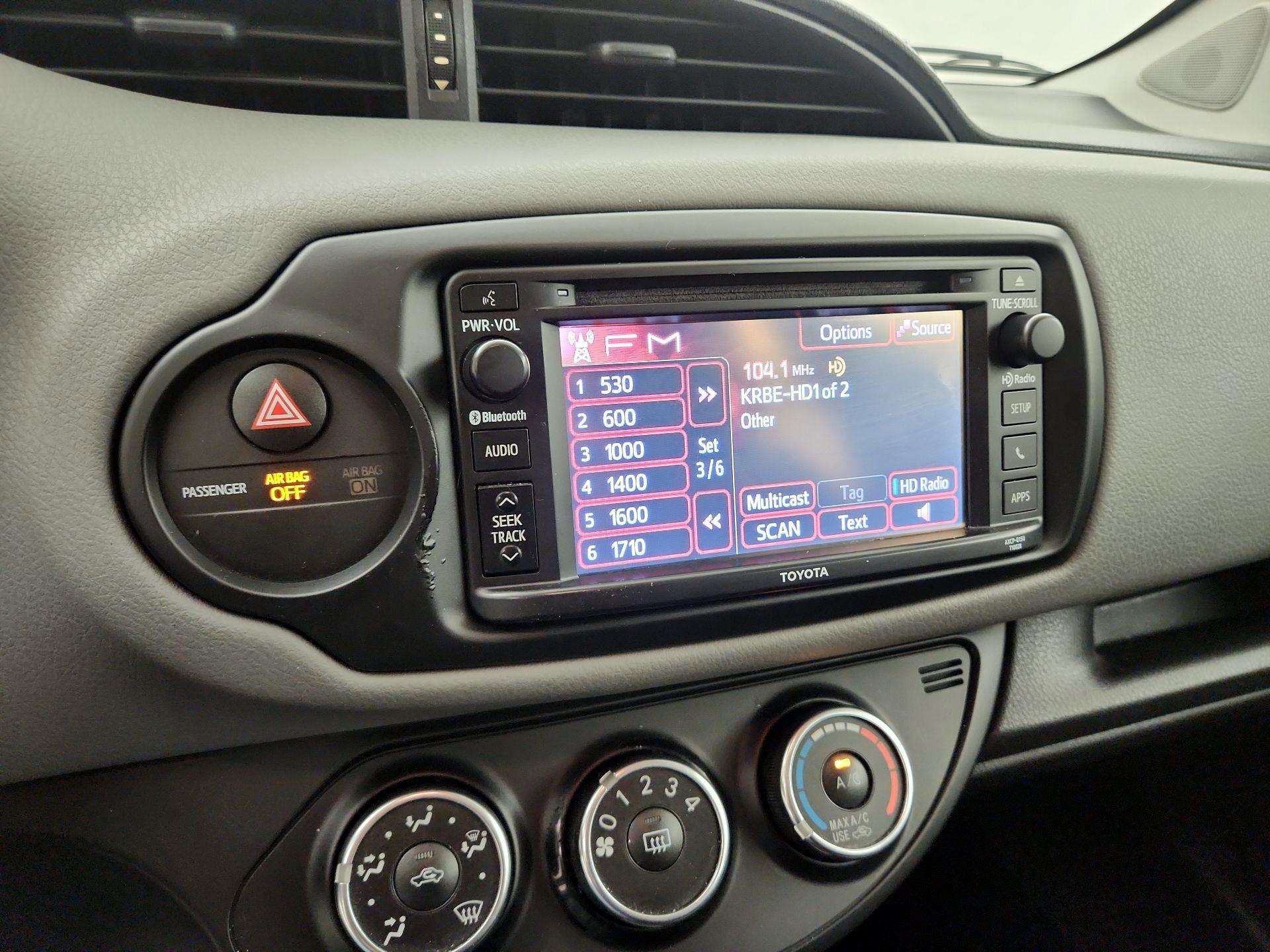 Thumbnail: 2015 Toyota Yaris - 14
