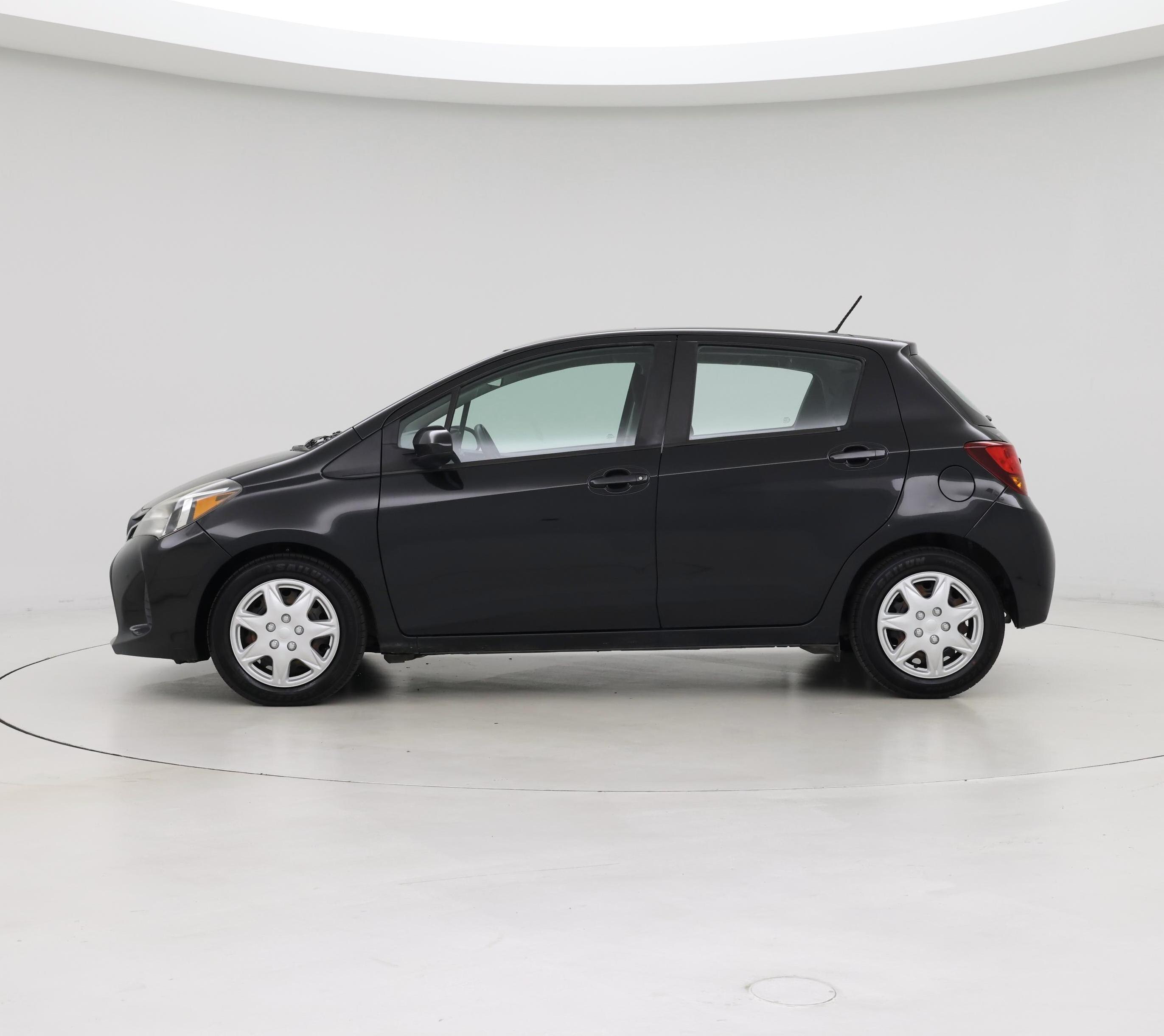 Thumbnail: 2015 Toyota Yaris - 3