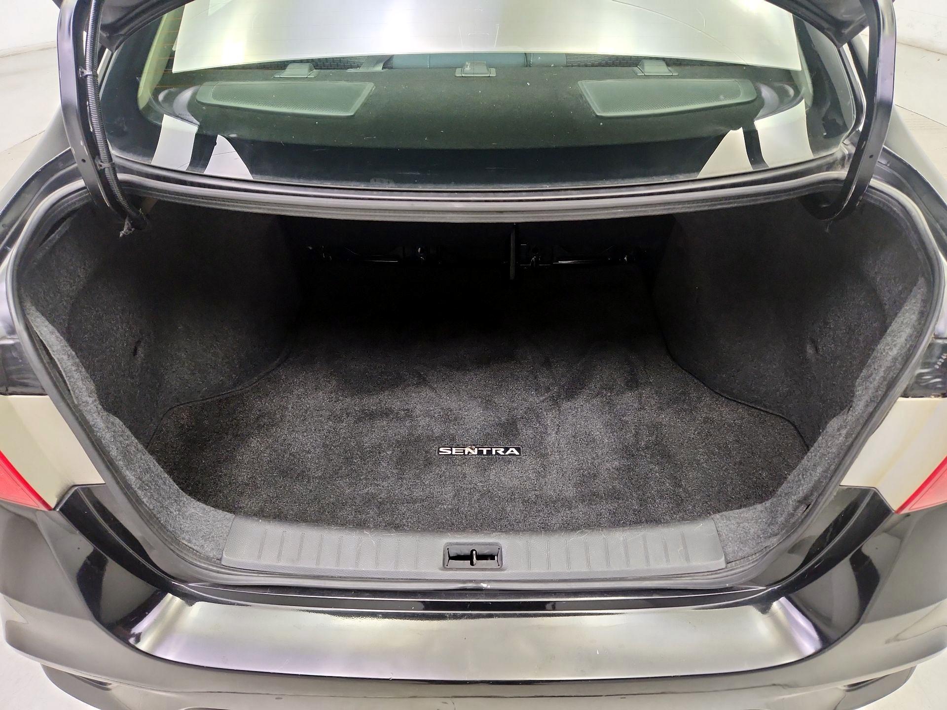 Thumbnail: 2019 Nissan Sentra - 19
