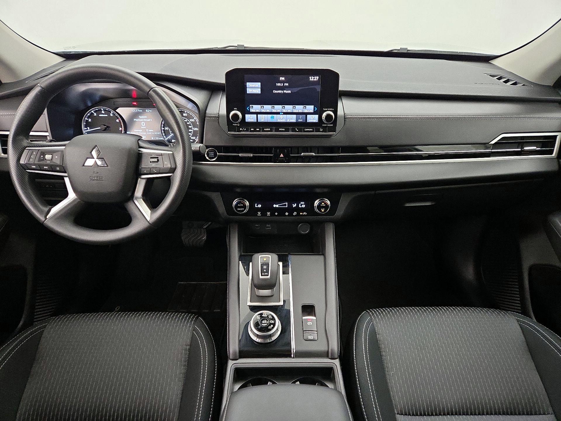 Thumbnail: 2024 Mitsubishi Outlander - 9