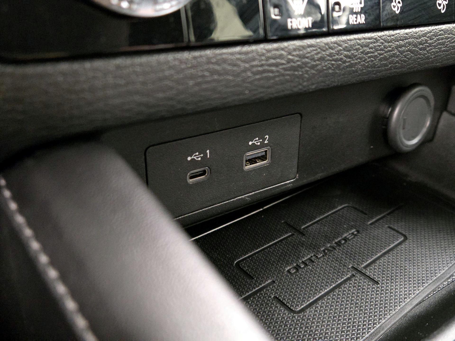 Thumbnail: 2024 Mitsubishi Outlander - 18
