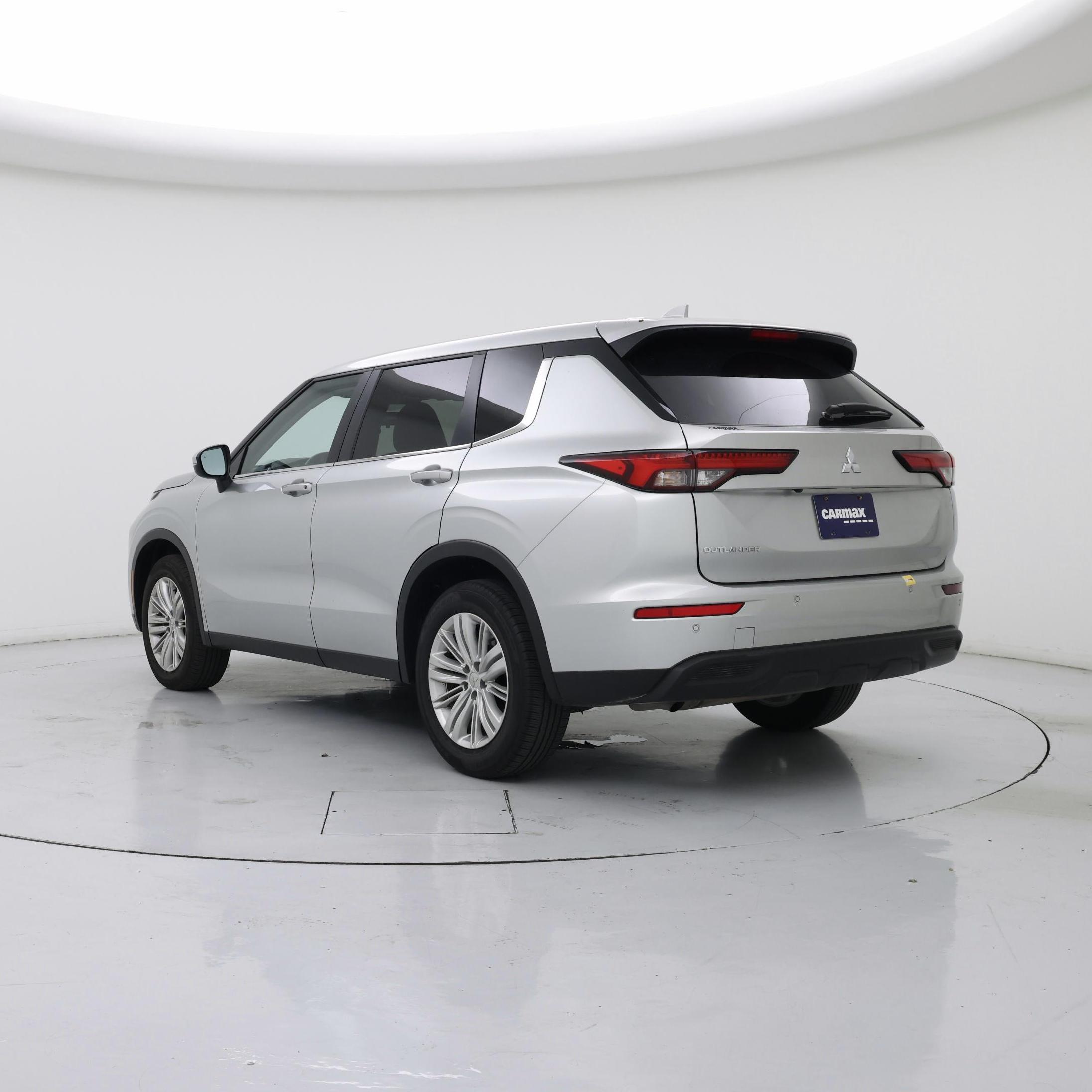 Thumbnail: 2024 Mitsubishi Outlander - 2