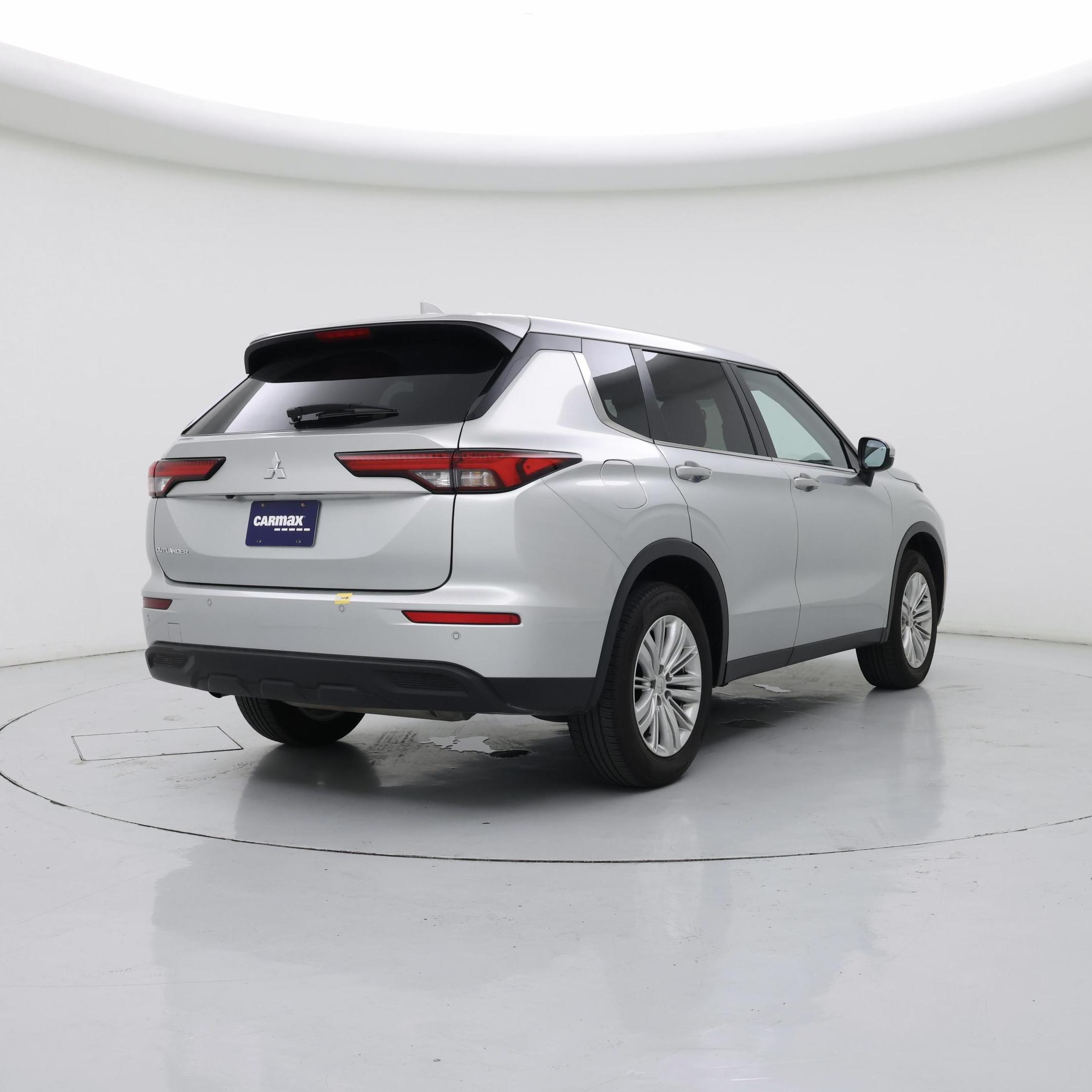 Thumbnail: 2024 Mitsubishi Outlander - 8