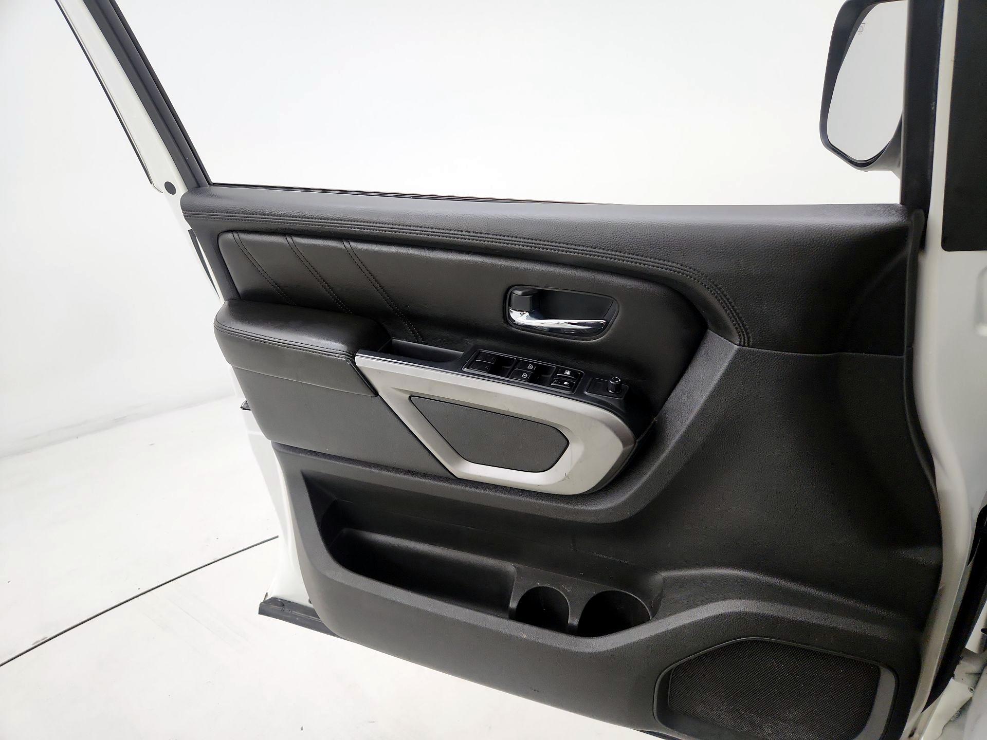 Thumbnail: 2015 Nissan Armada - 12