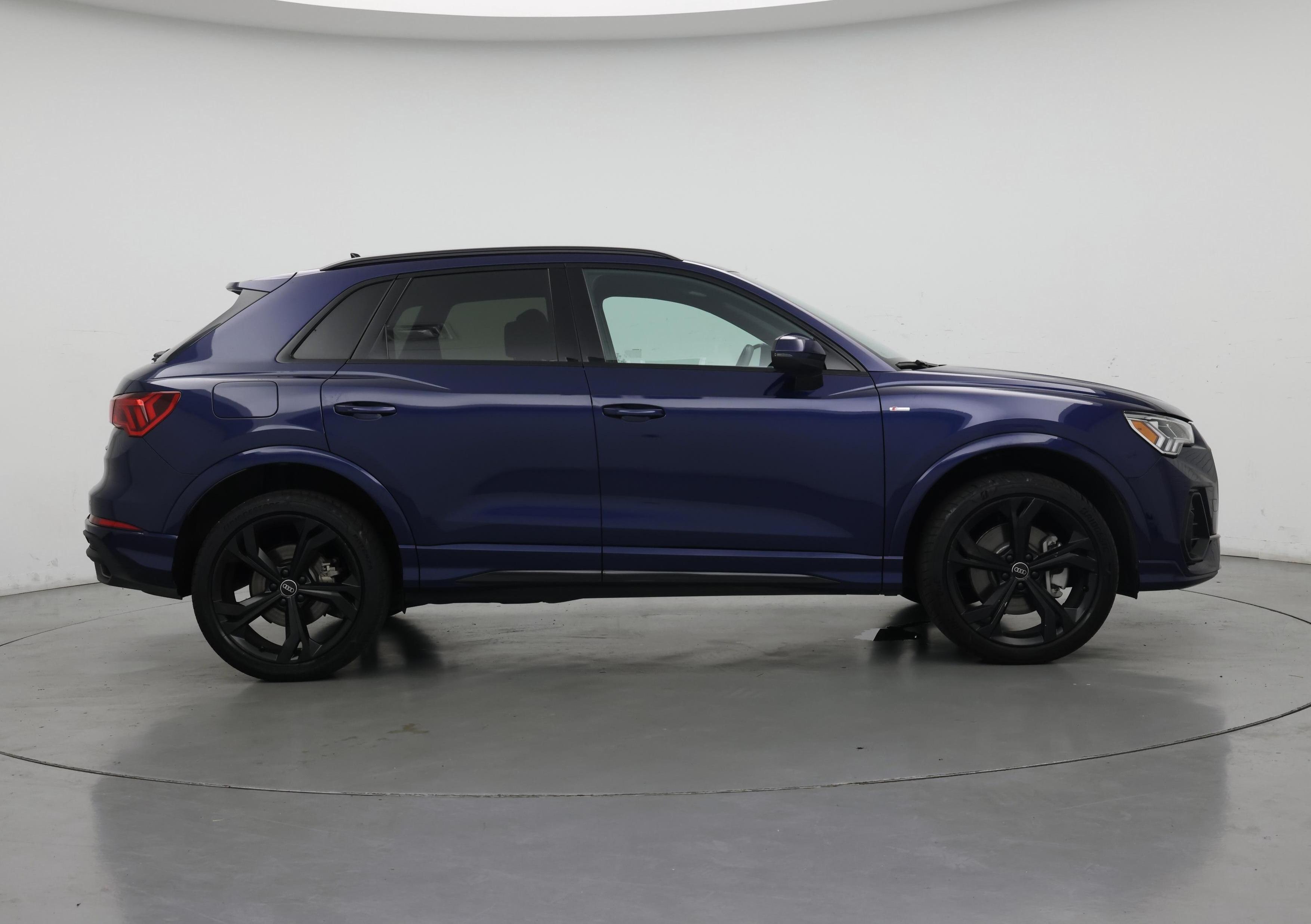Thumbnail: 2023 Audi Q3 - 7