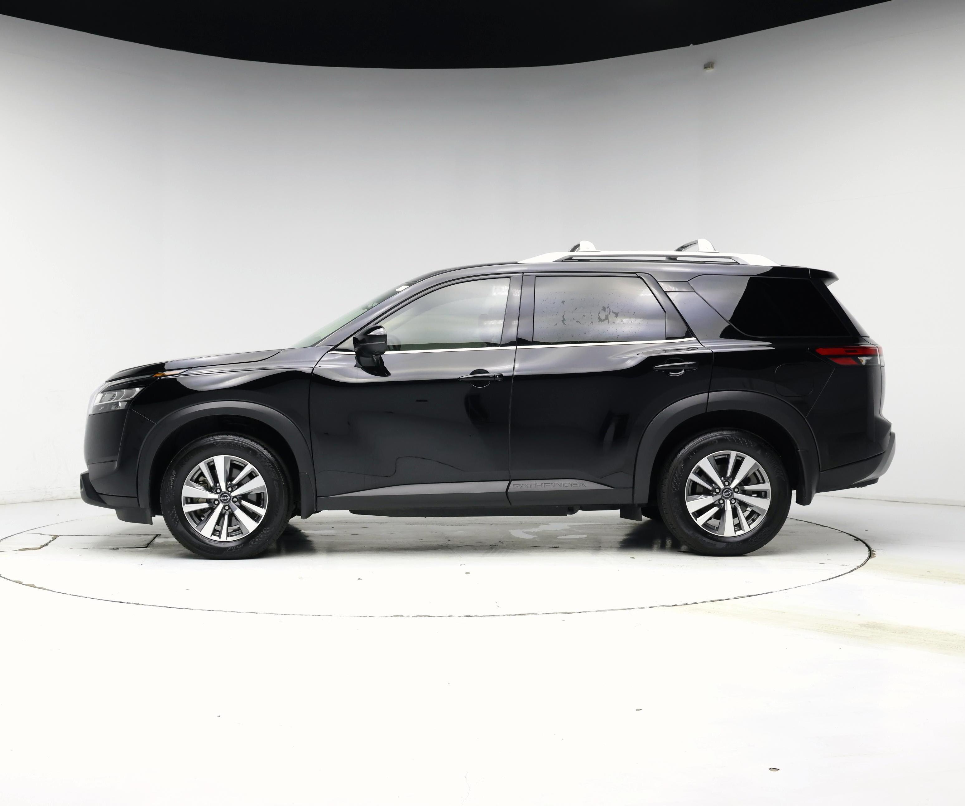Thumbnail: 2022 Nissan Pathfinder - 3