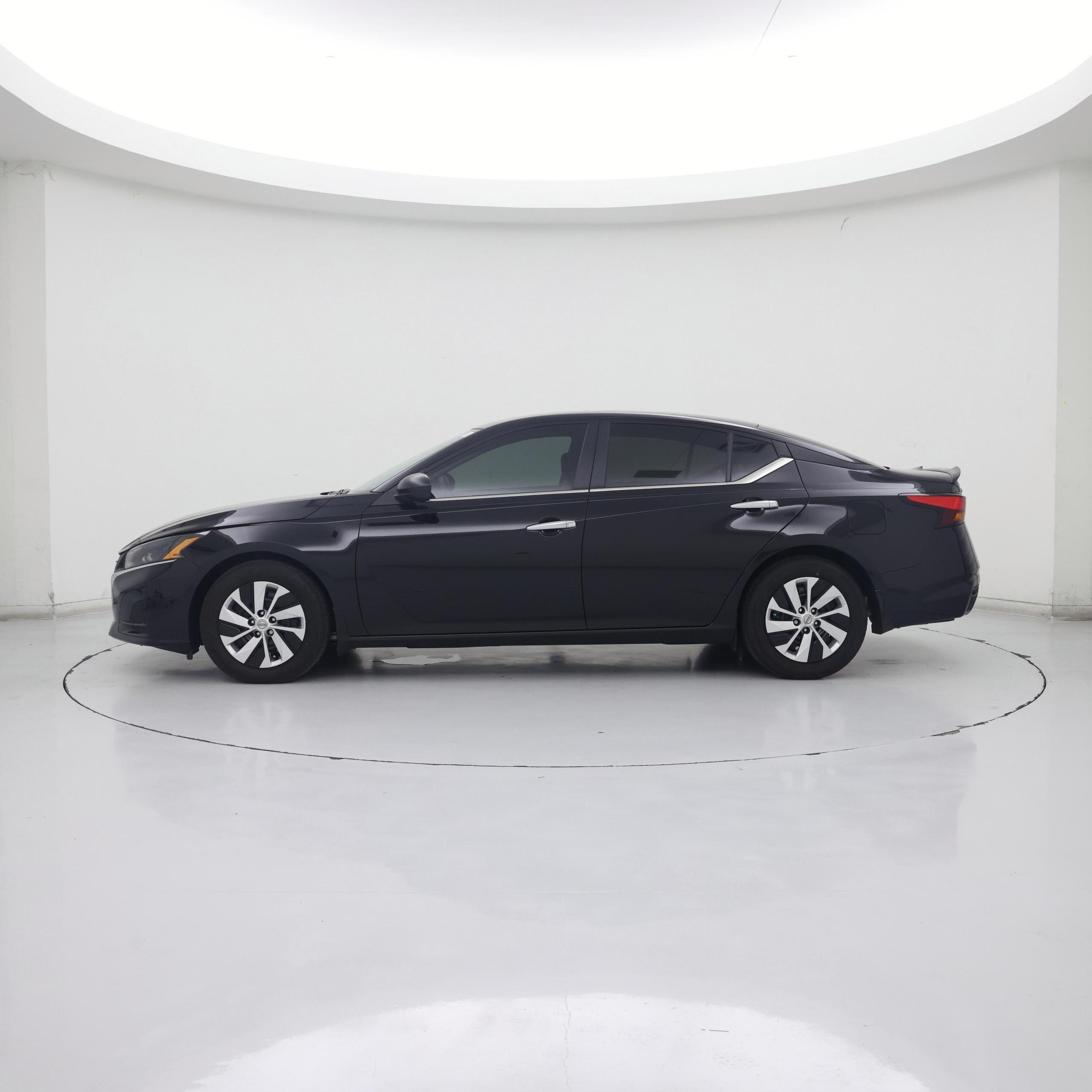 Thumbnail: 2024 Nissan Altima - 3