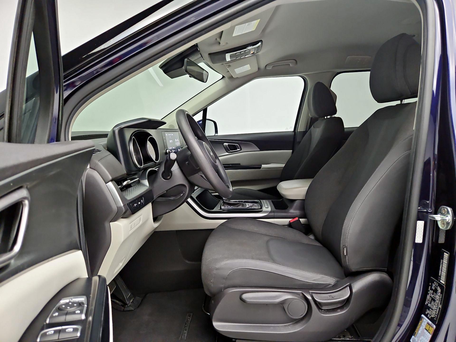 Thumbnail: 2022 Kia Carnival - 11