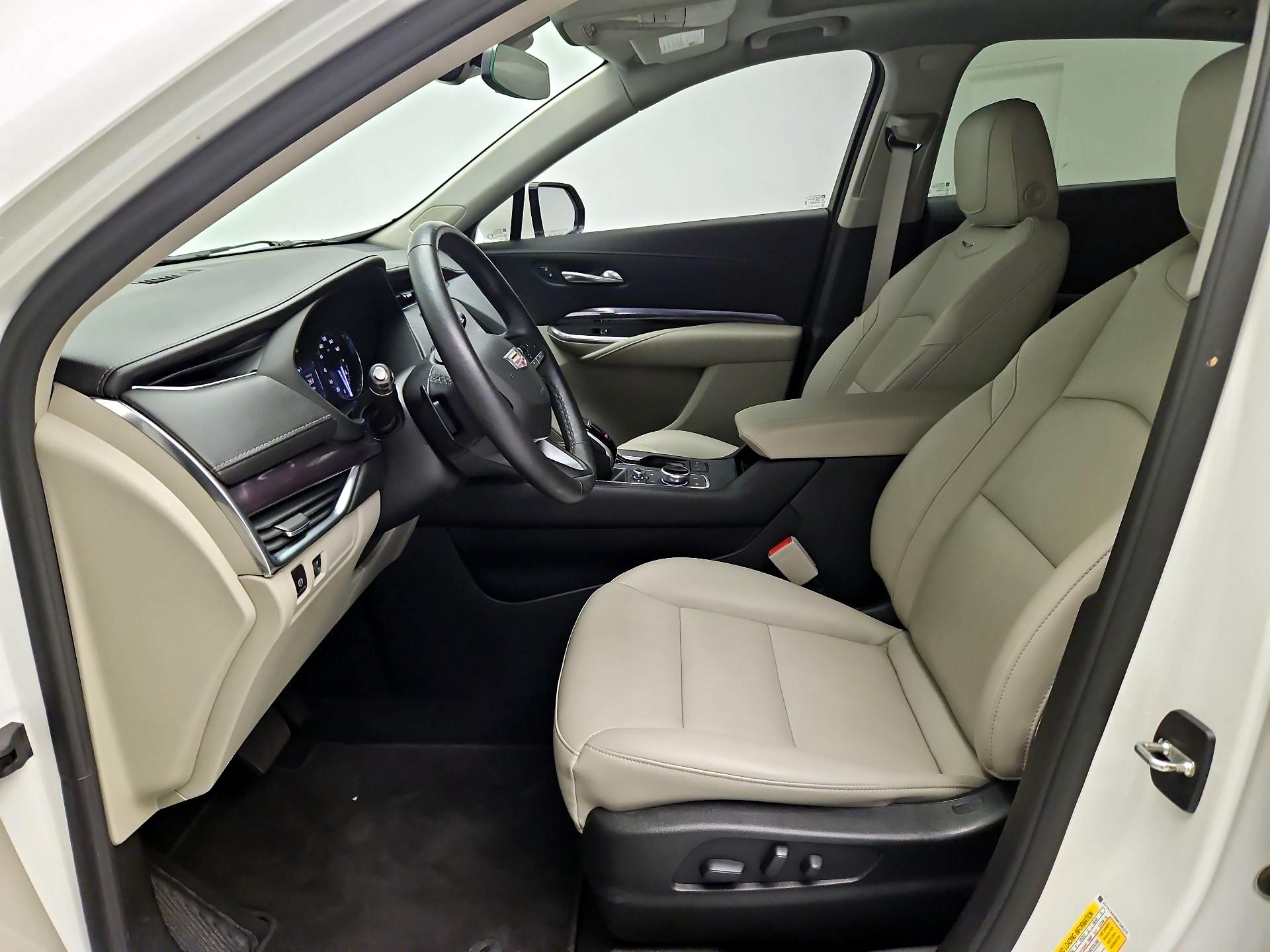 Thumbnail: 2021 Cadillac XT4 - 11