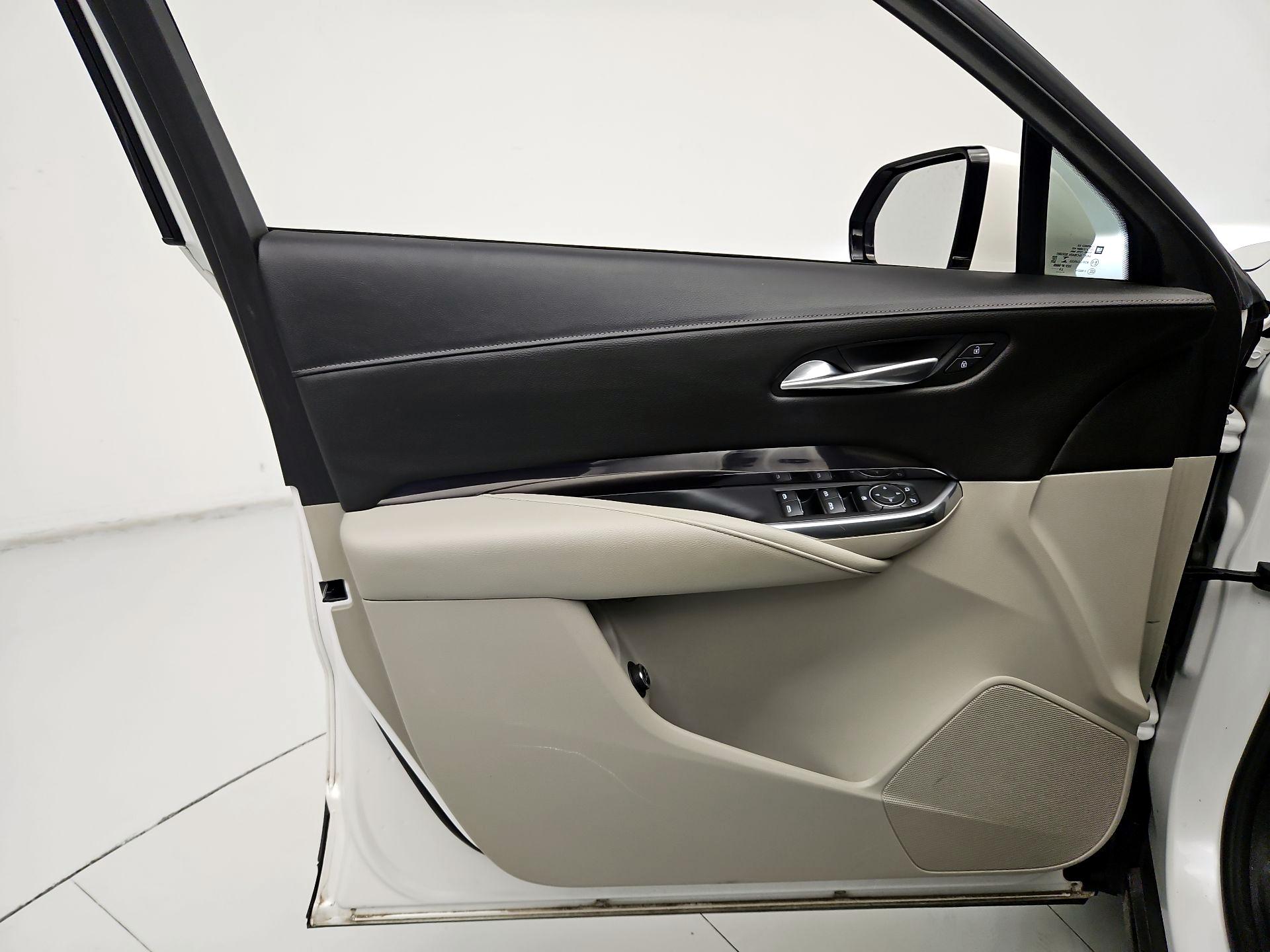 Thumbnail: 2021 Cadillac XT4 - 12