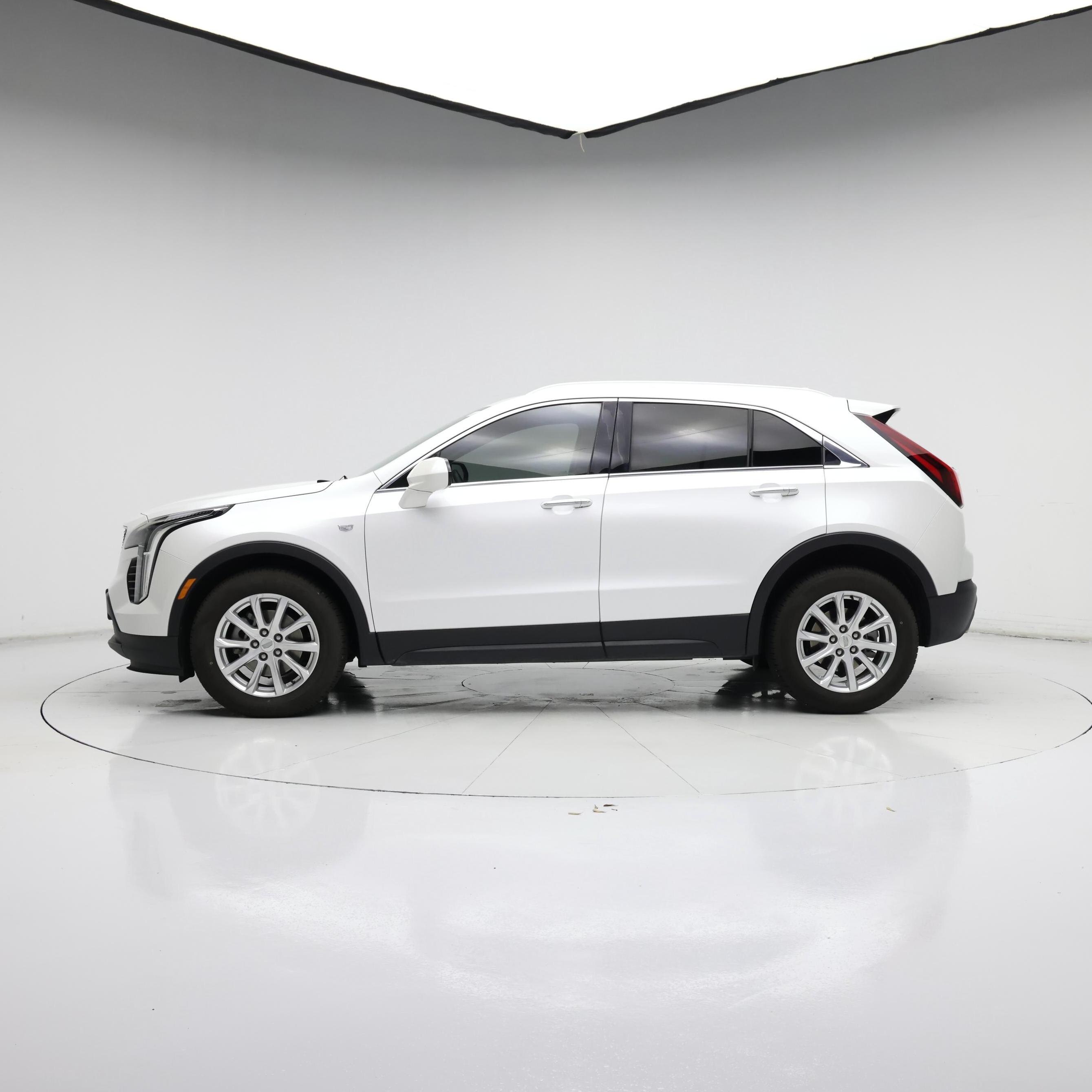Thumbnail: 2021 Cadillac XT4 - 3