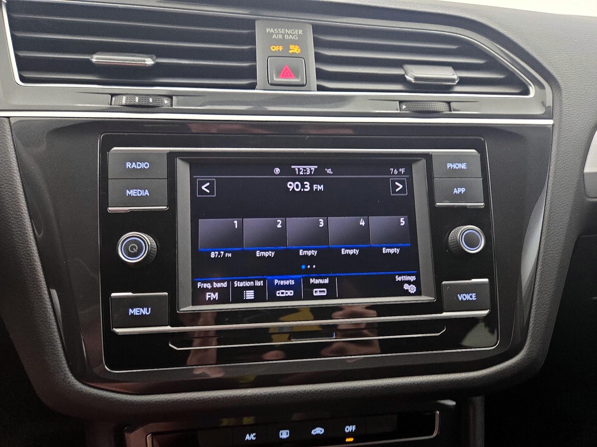 Thumbnail: 2021 Volkswagen Tiguan - 15