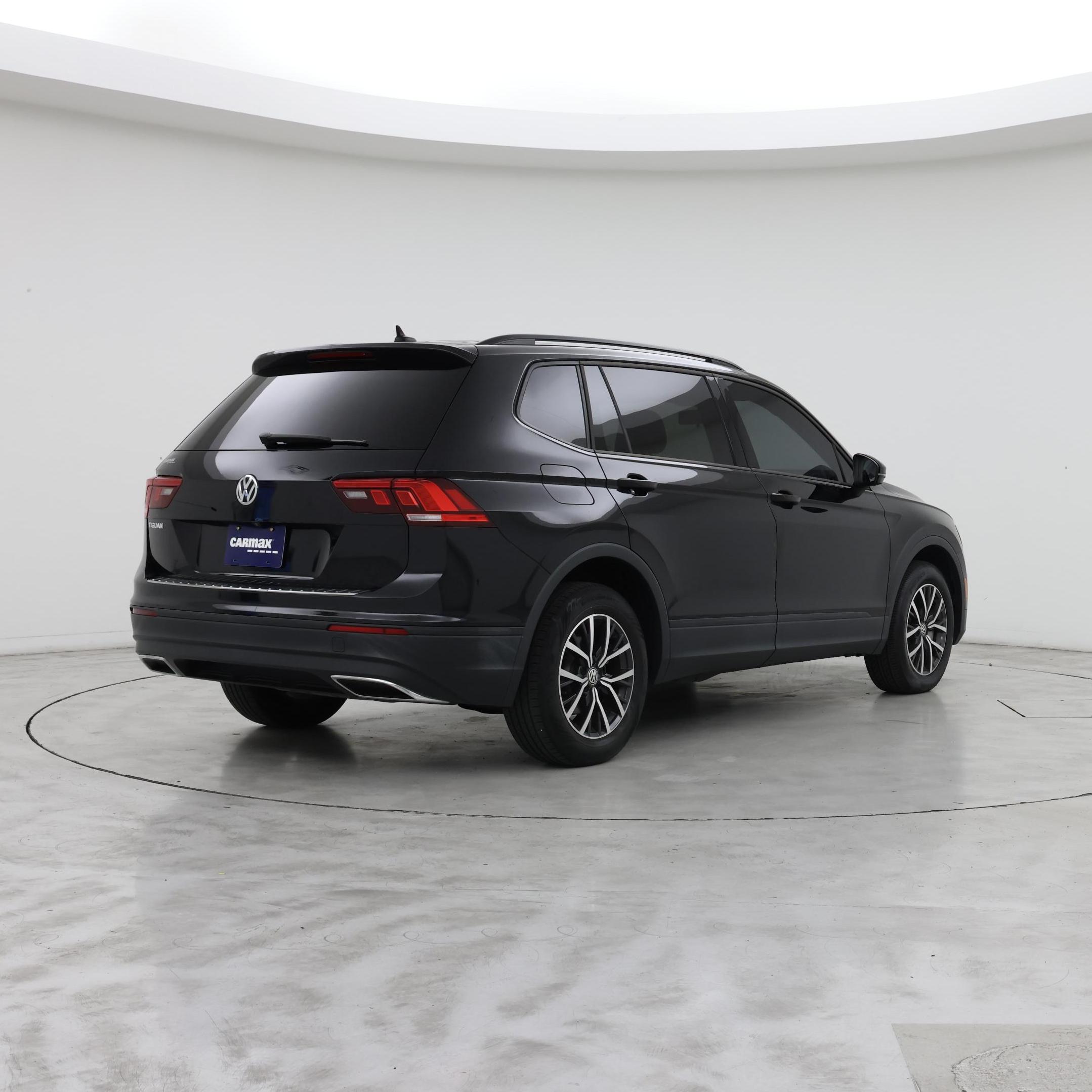 Thumbnail: 2021 Volkswagen Tiguan - 8