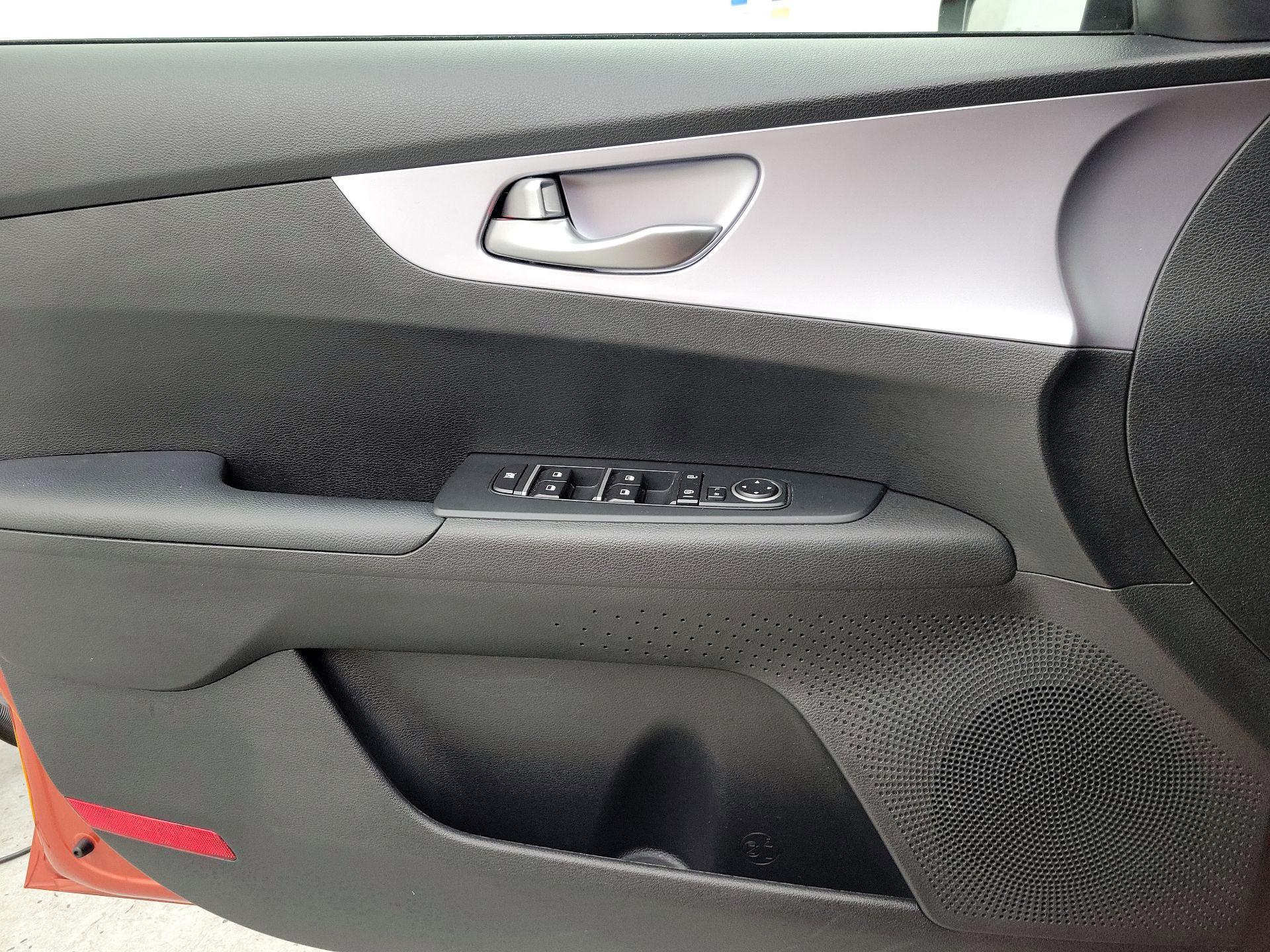 Thumbnail: 2022 Kia Forte - 12