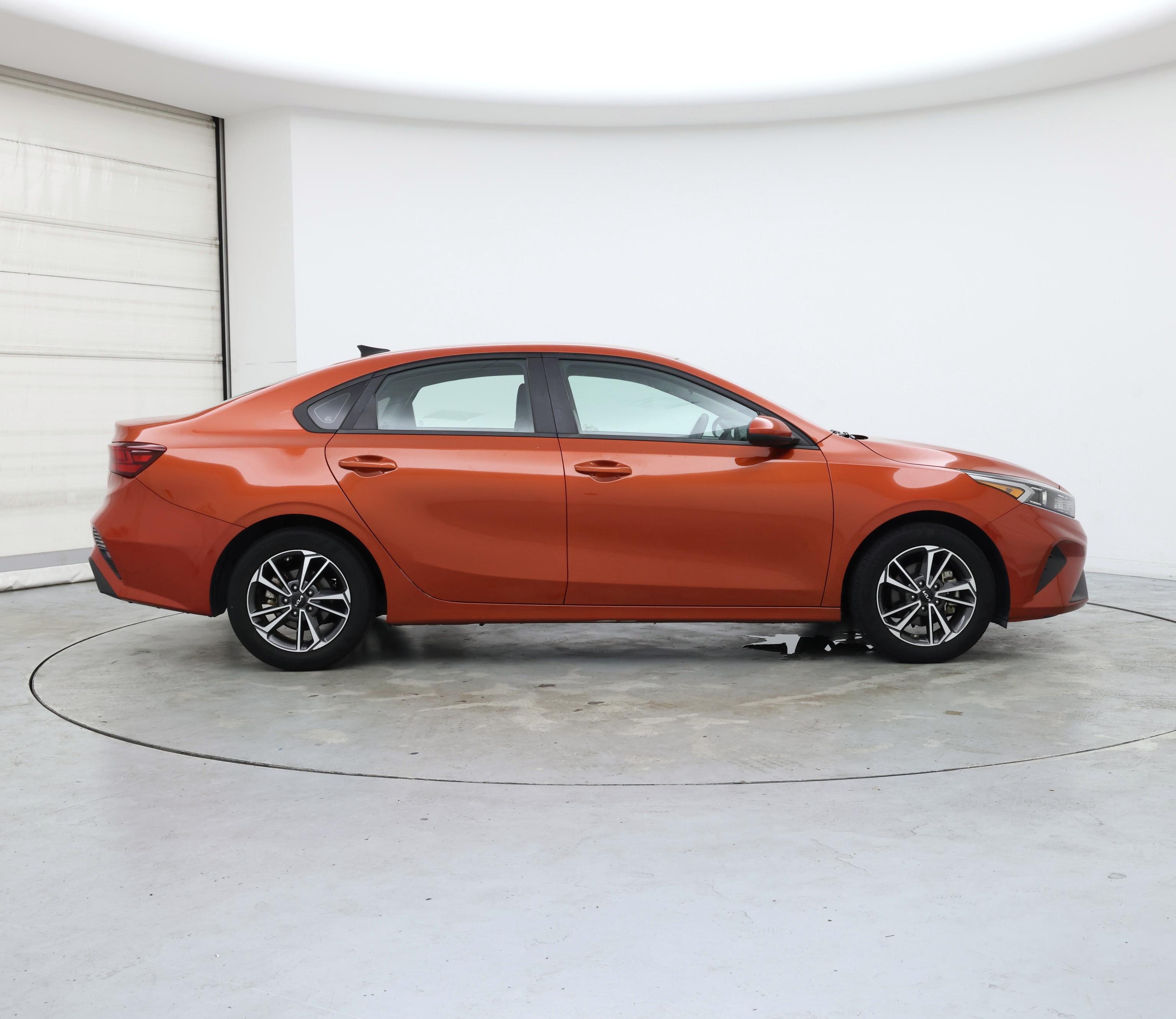 Thumbnail: 2022 Kia Forte - 7