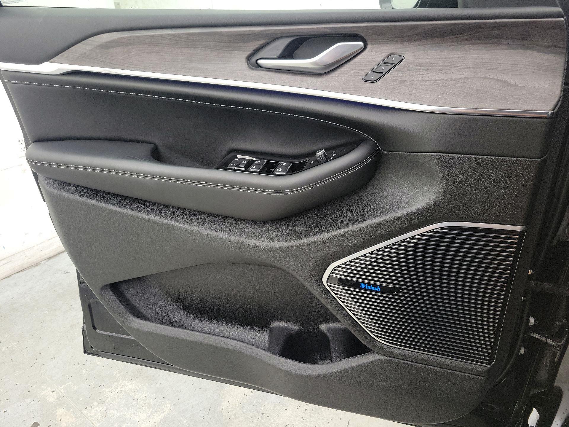 Thumbnail: 2022 Jeep Grand Cherokee - 12
