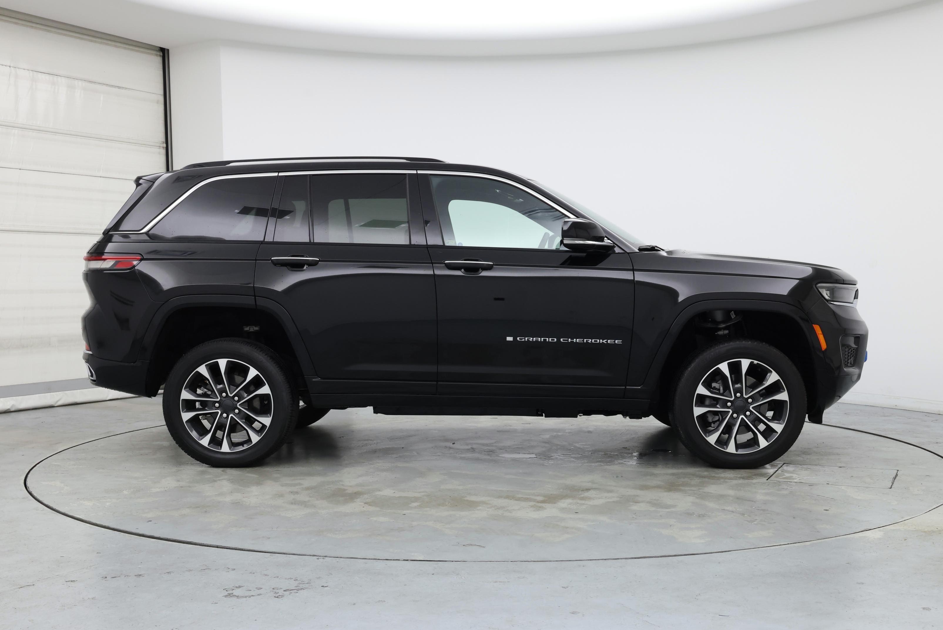 Thumbnail: 2022 Jeep Grand Cherokee - 7