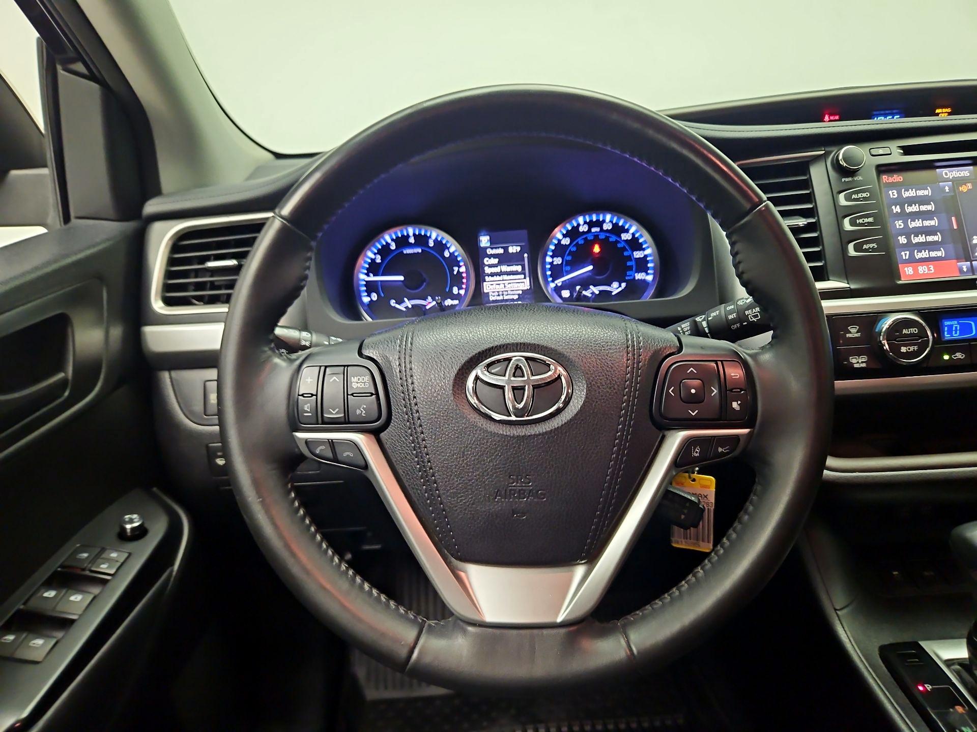 Thumbnail: 2018 Toyota Highlander - 10