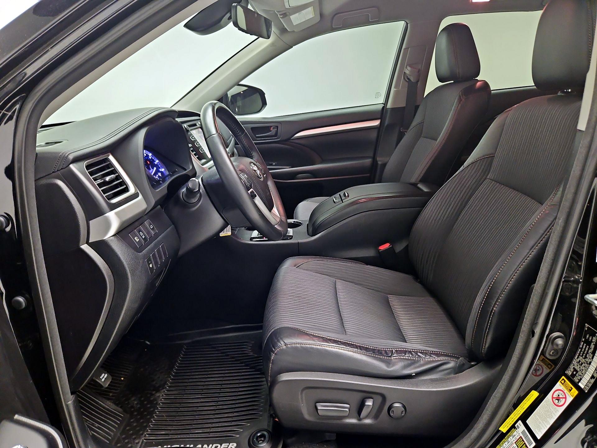 Thumbnail: 2018 Toyota Highlander - 11