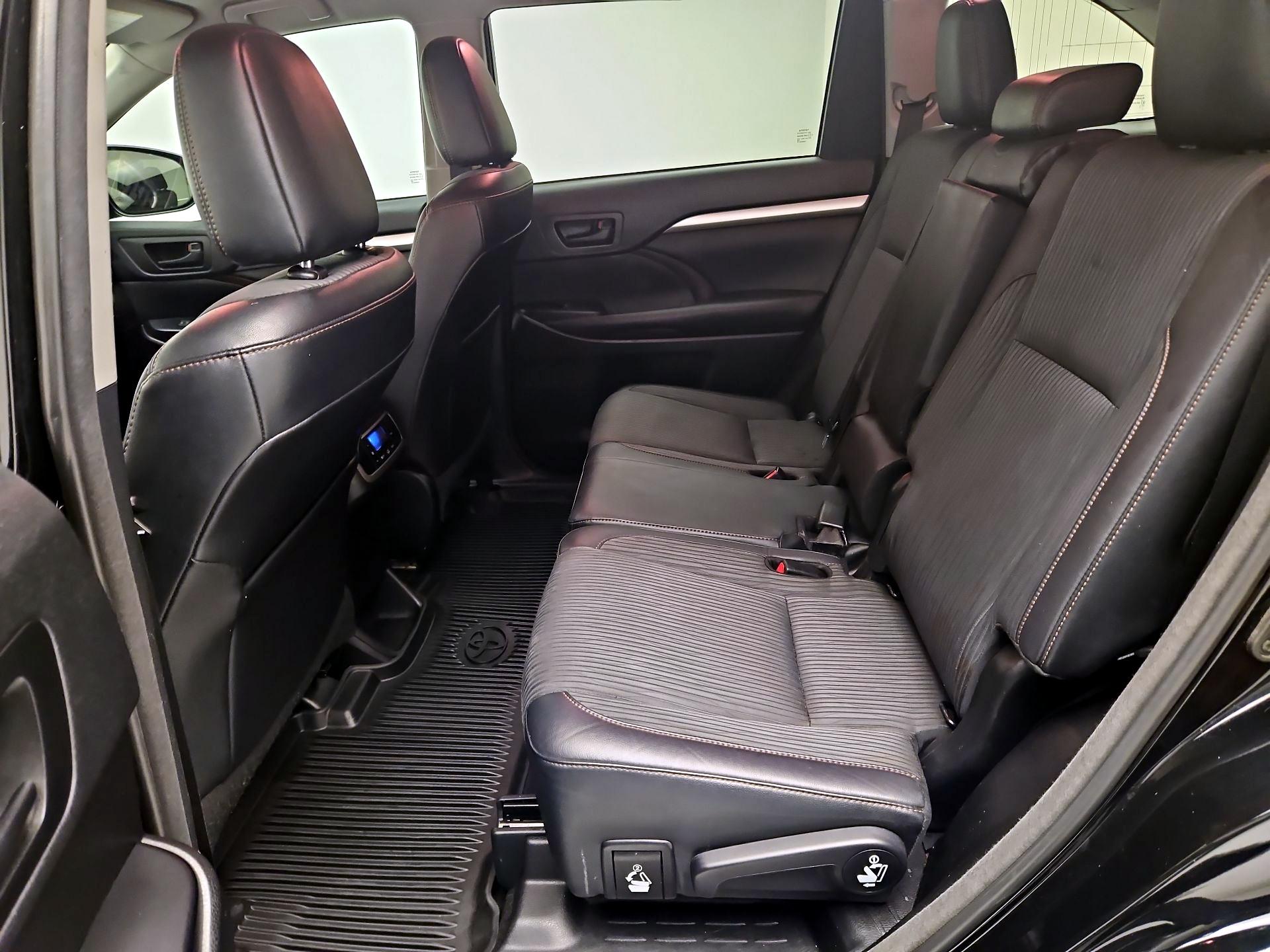 Thumbnail: 2018 Toyota Highlander - 17
