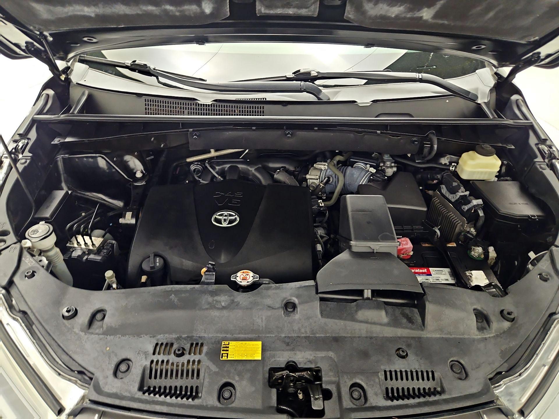 Thumbnail: 2018 Toyota Highlander - 19