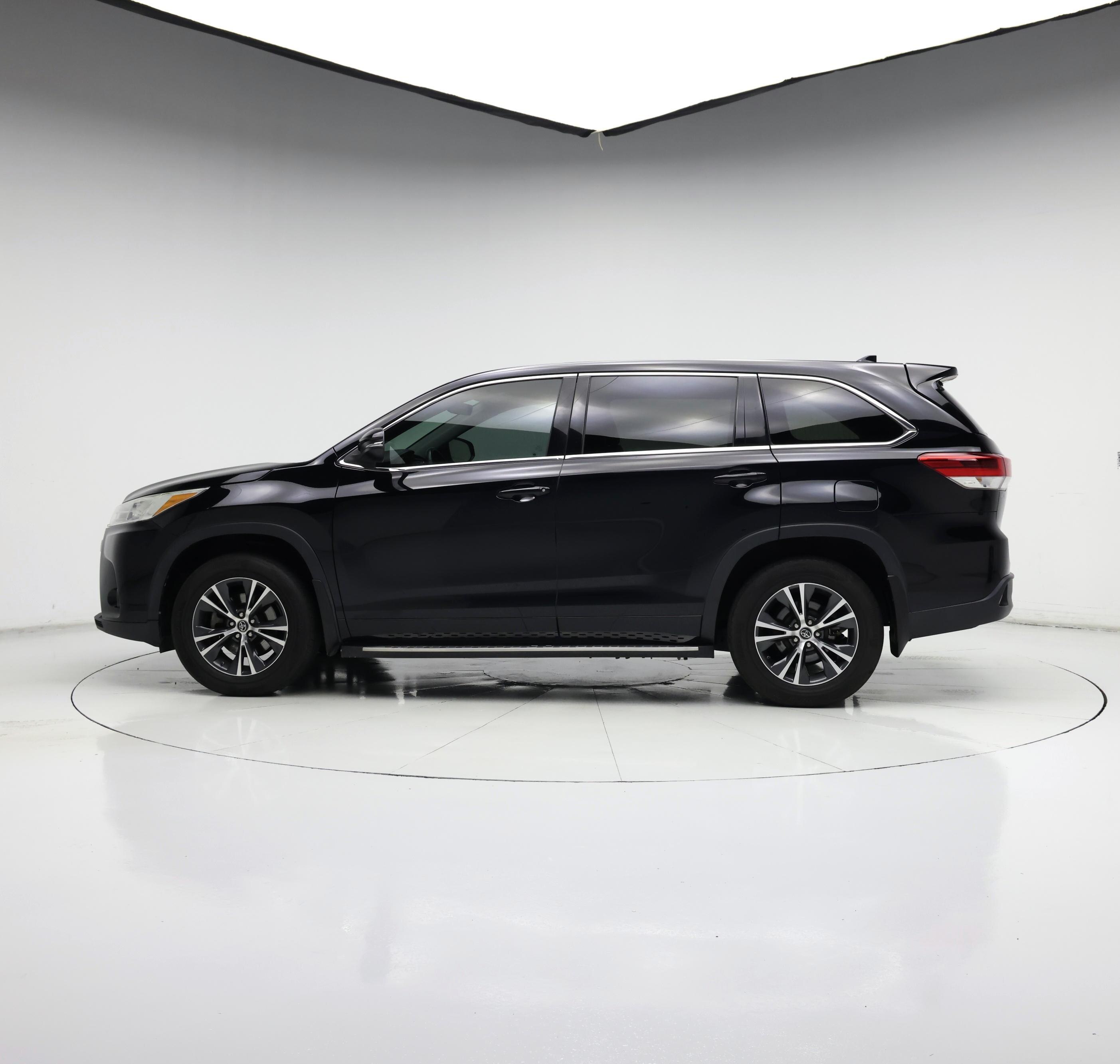 Thumbnail: 2018 Toyota Highlander - 3