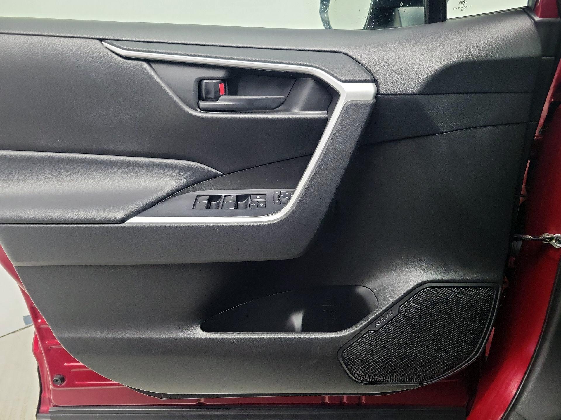 Thumbnail: 2023 Toyota RAV4 - 12