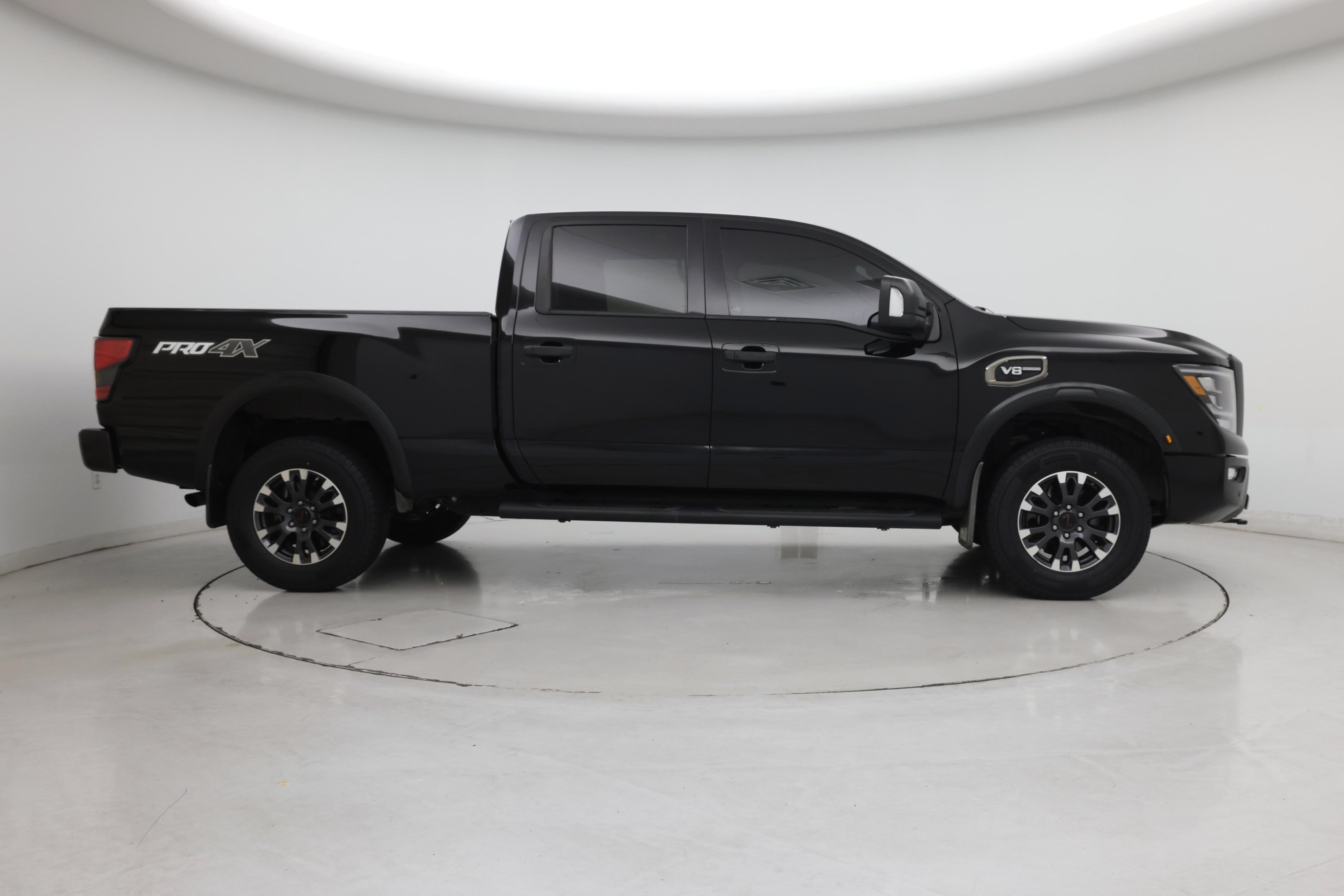 Thumbnail: 2022 Nissan Titan - 7